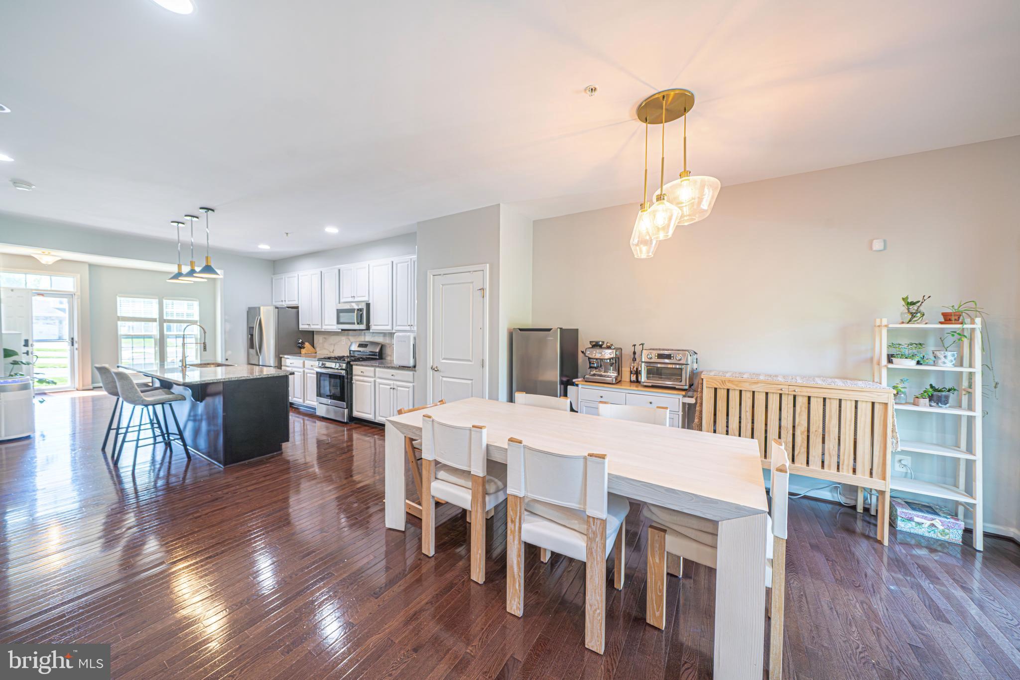 WALNUT CREEK AT MONT - Residential