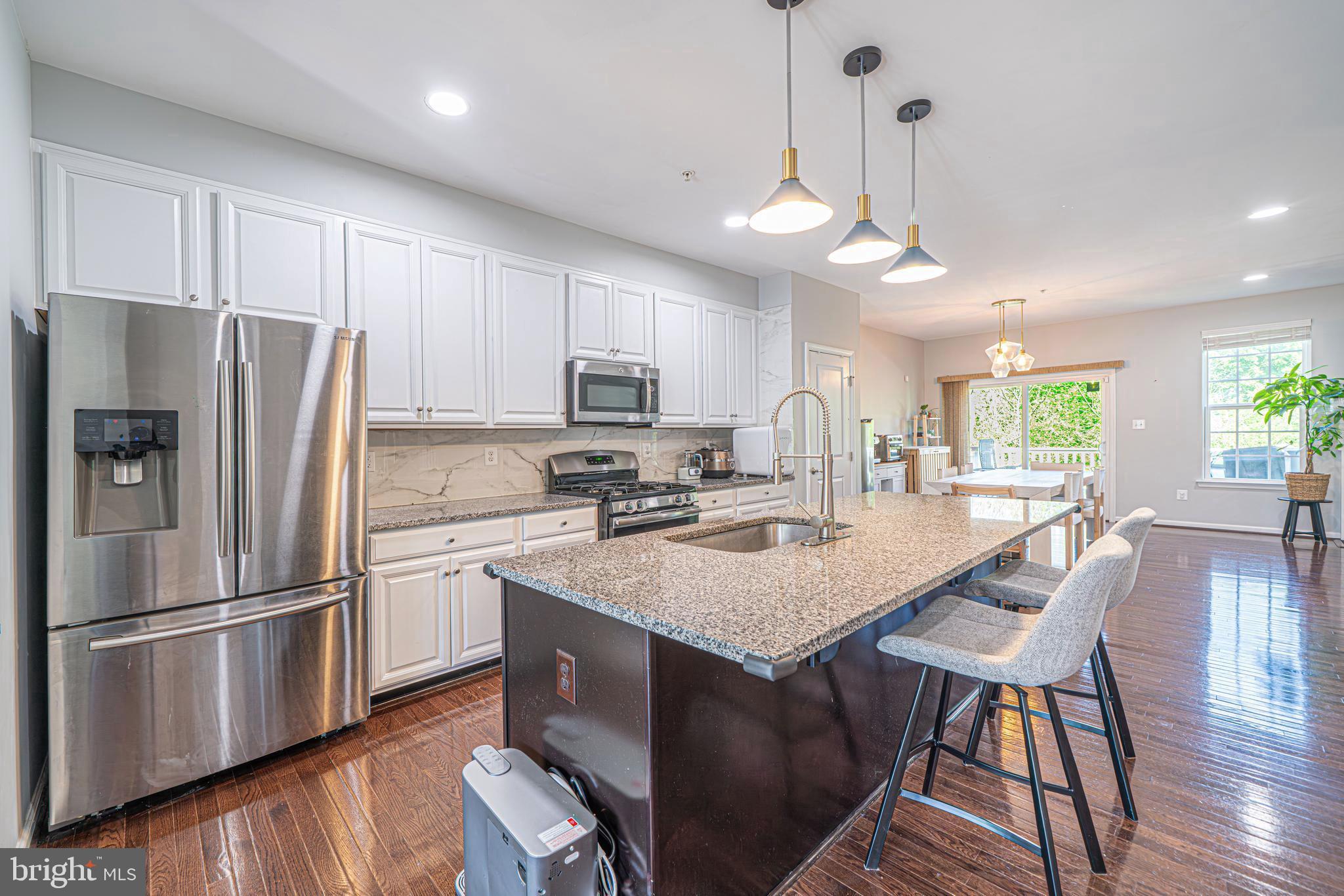 WALNUT CREEK AT MONT - Residential