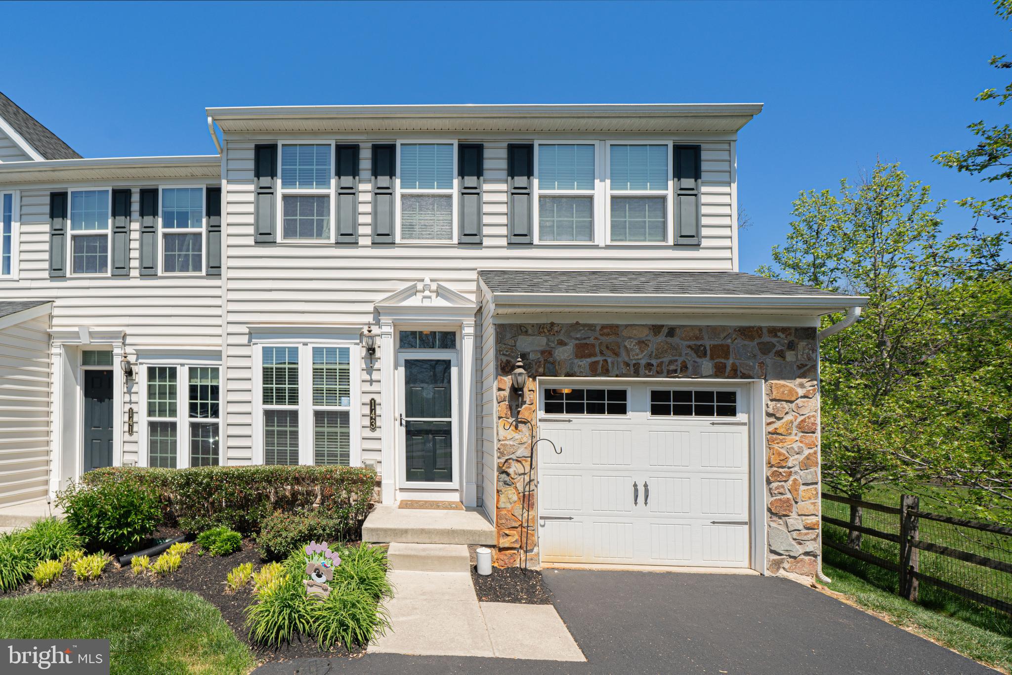 WALNUT CREEK AT MONT - Residential
