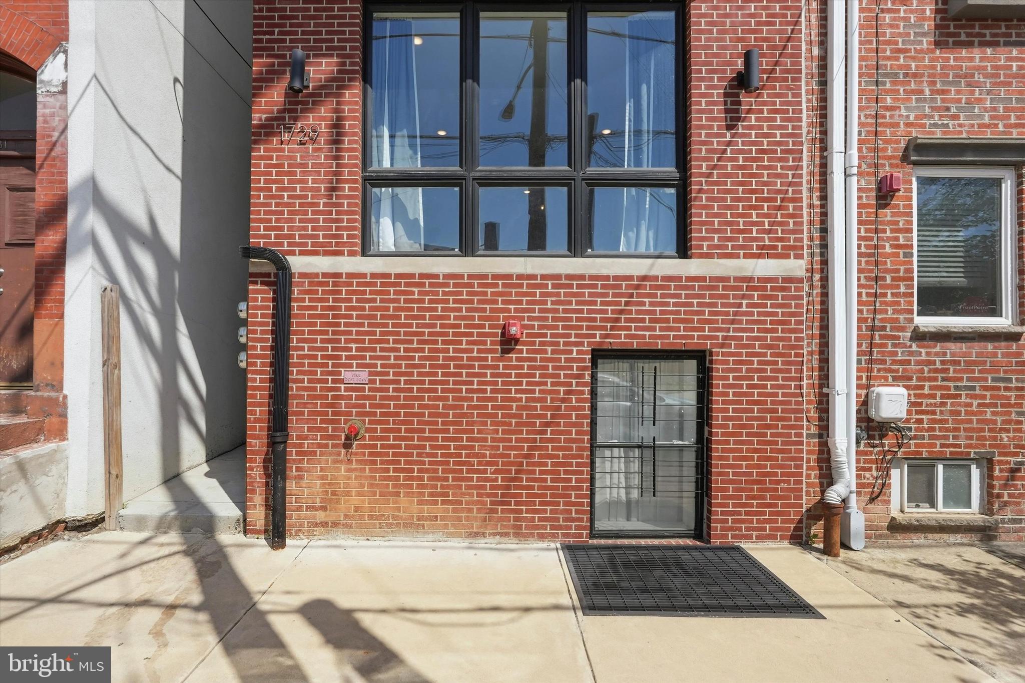 1729 FRANCIS STREET 1