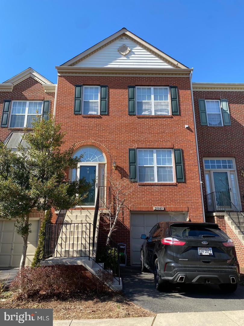 COLONNADE AT DULLES - Residential Lease