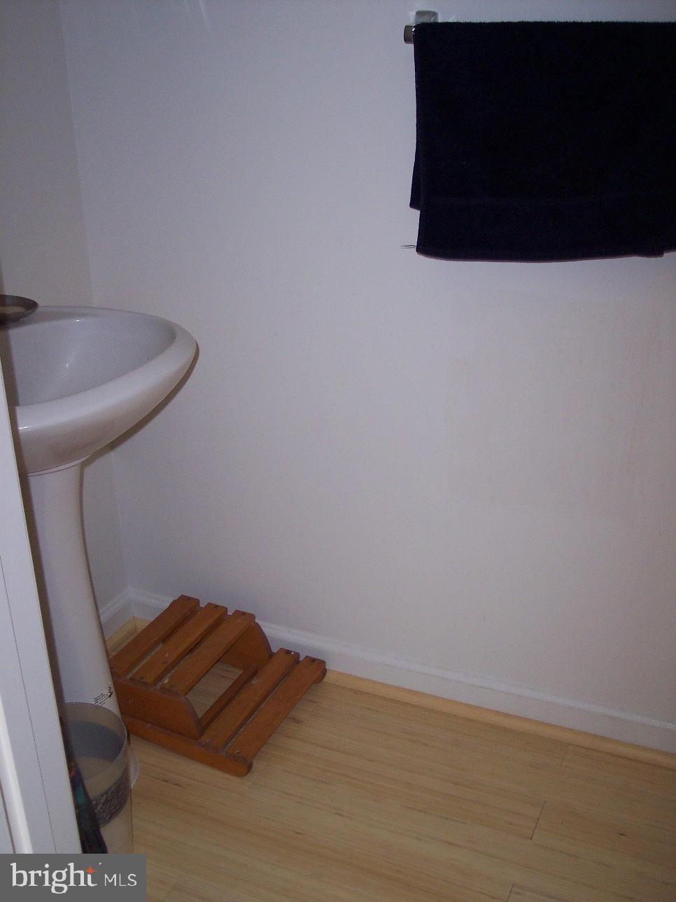 COLONNADE AT DULLES - Residential Lease