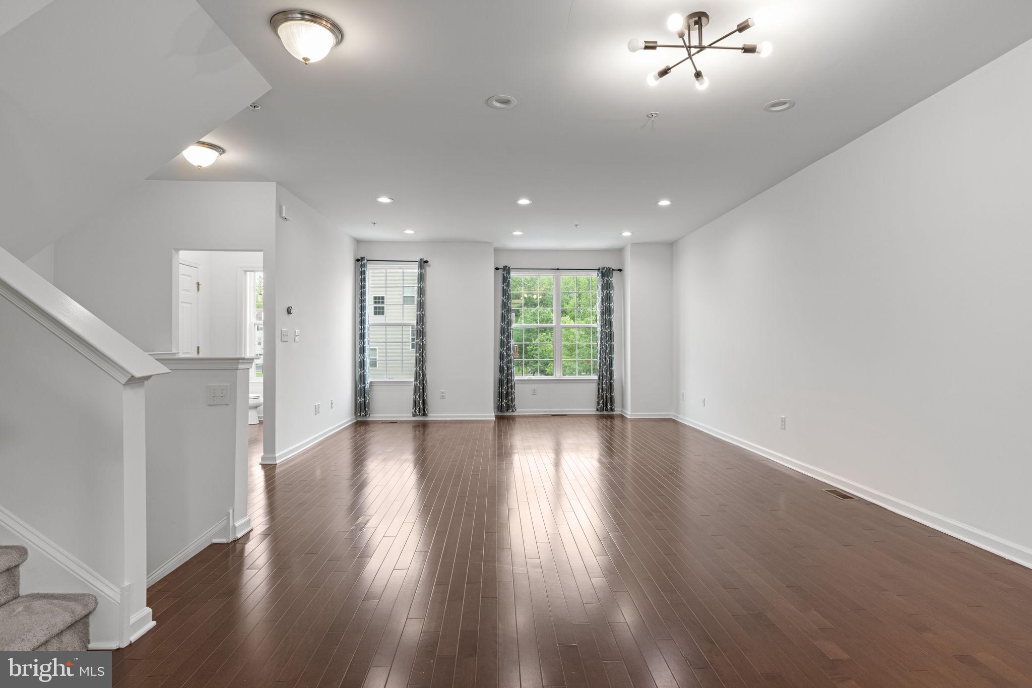209 CHESTNUT COURT