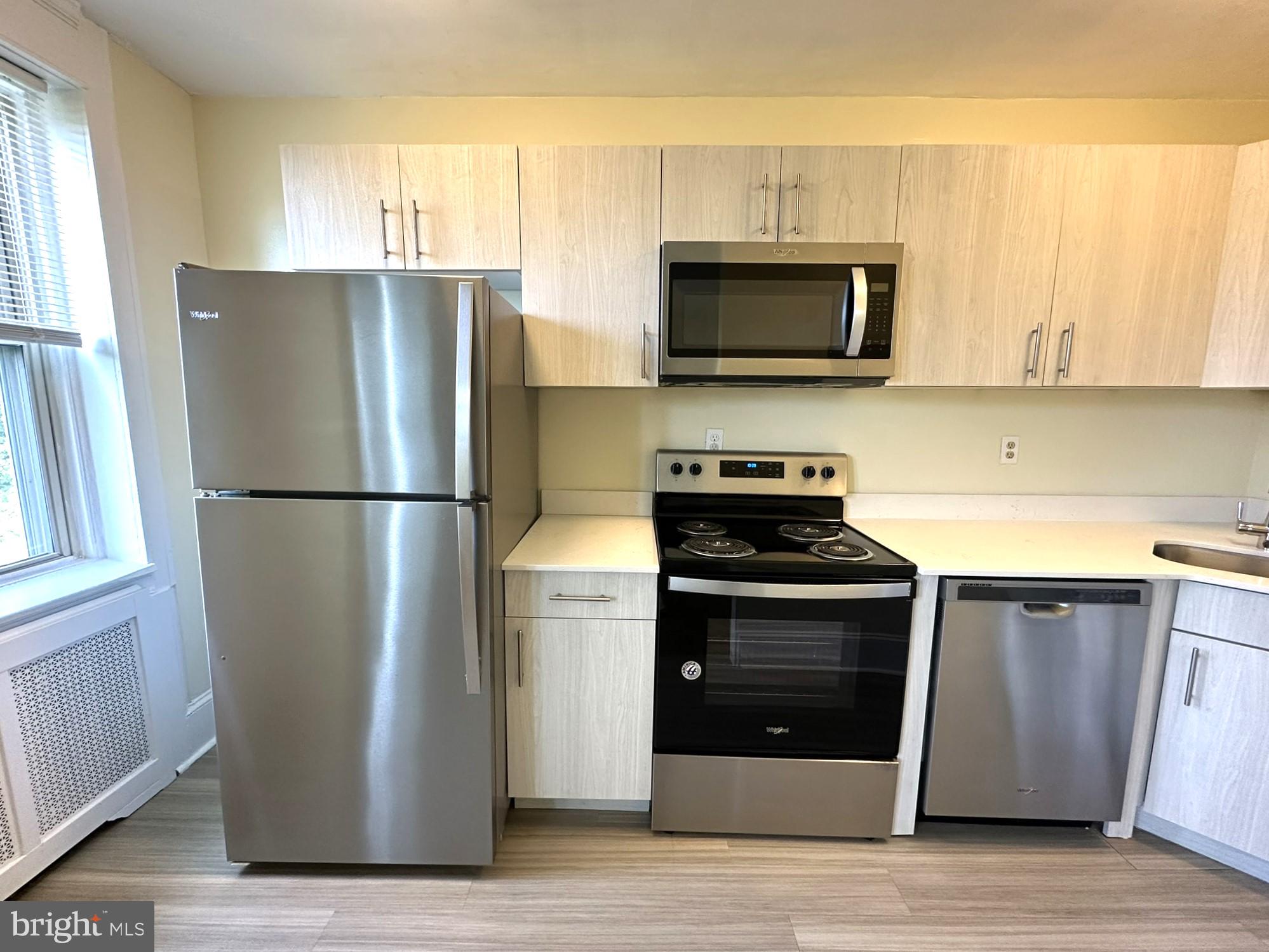 EAST FALLS - Residential Lease