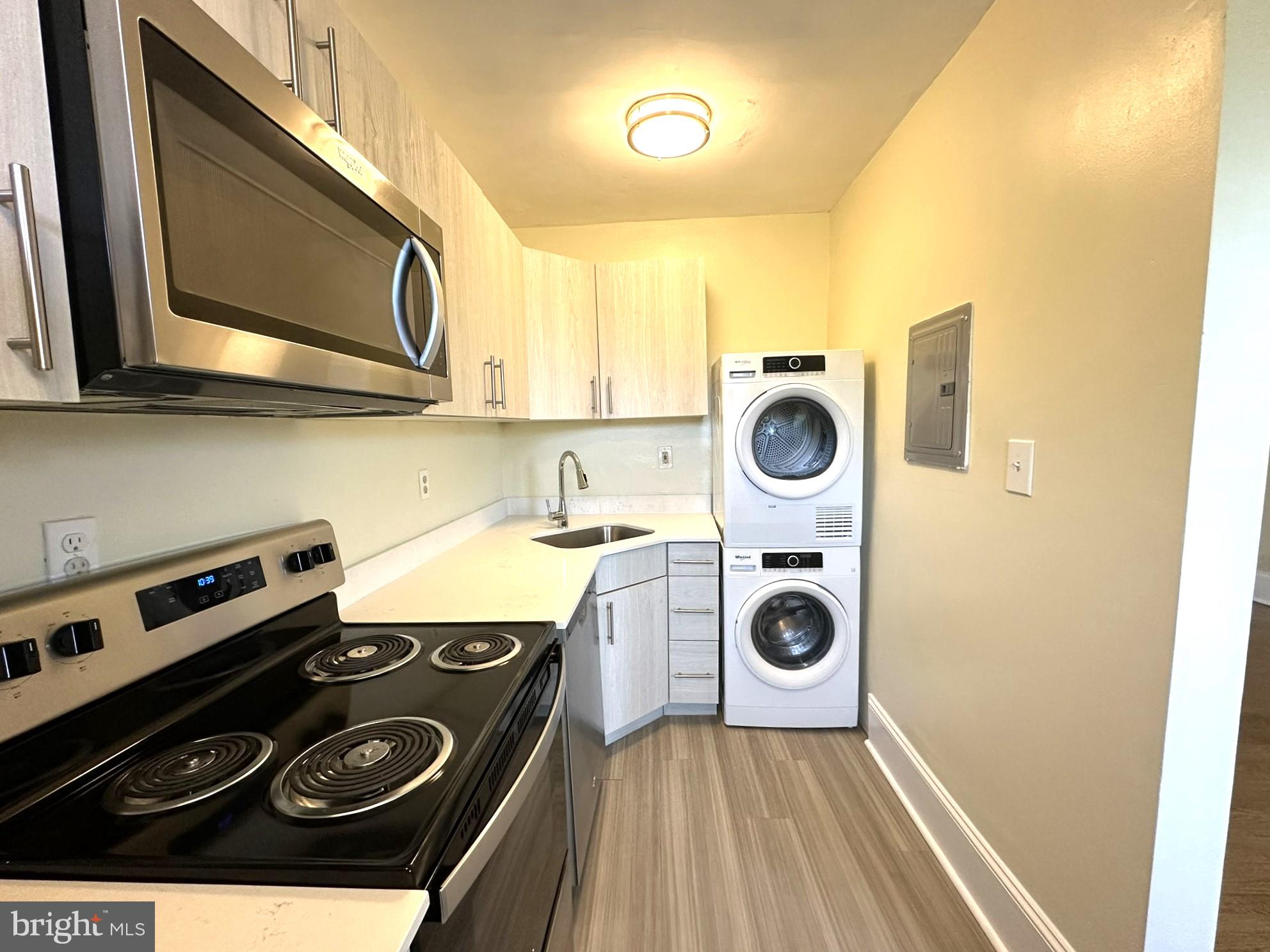 EAST FALLS - Residential Lease