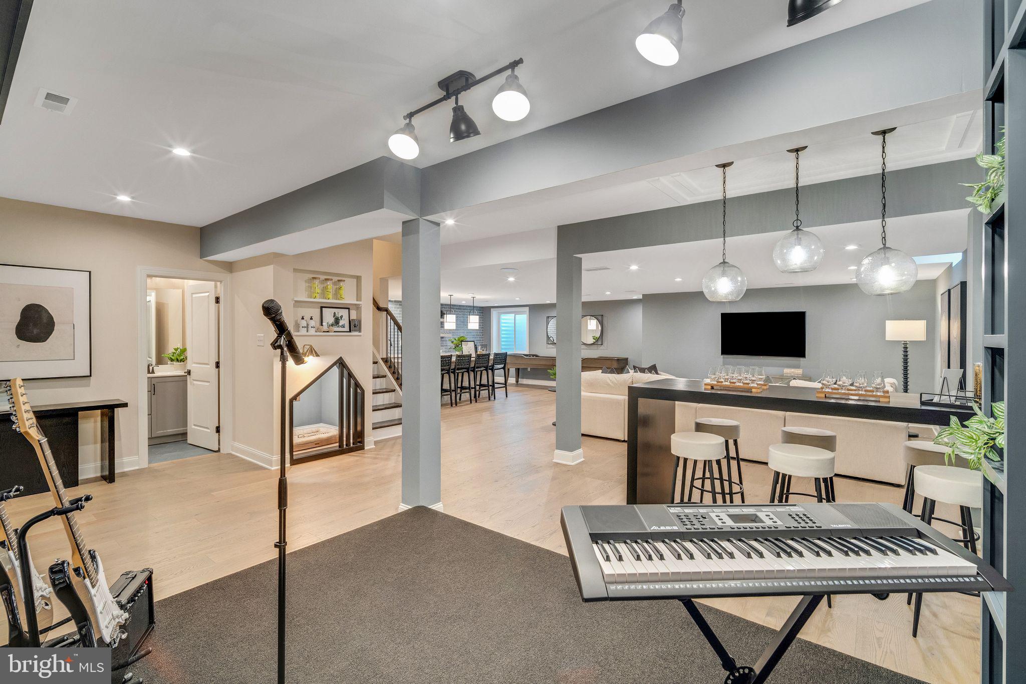 MAPLE RIDGE - Residential