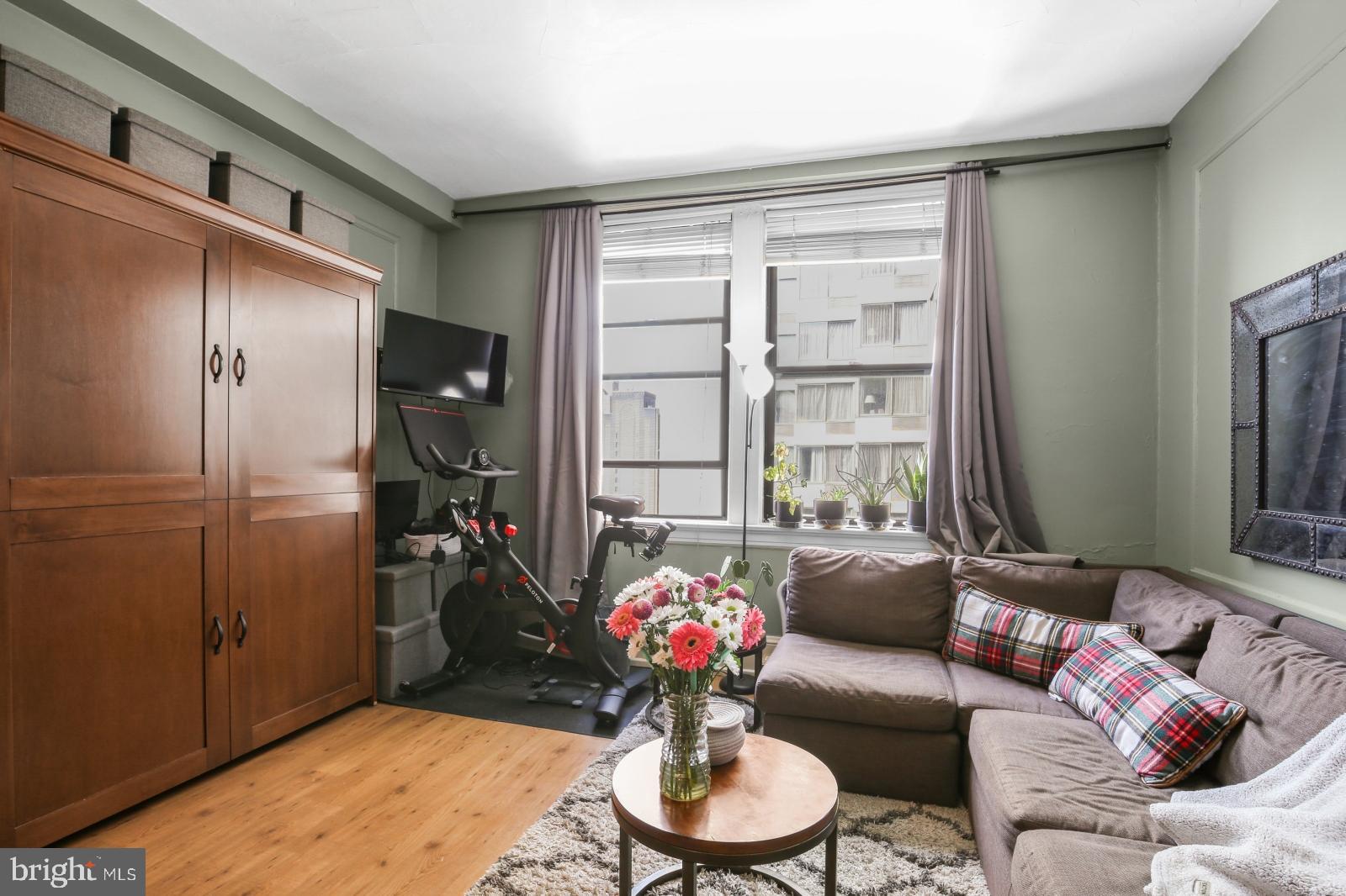 AVENUE OF THE ARTS - Residential Lease