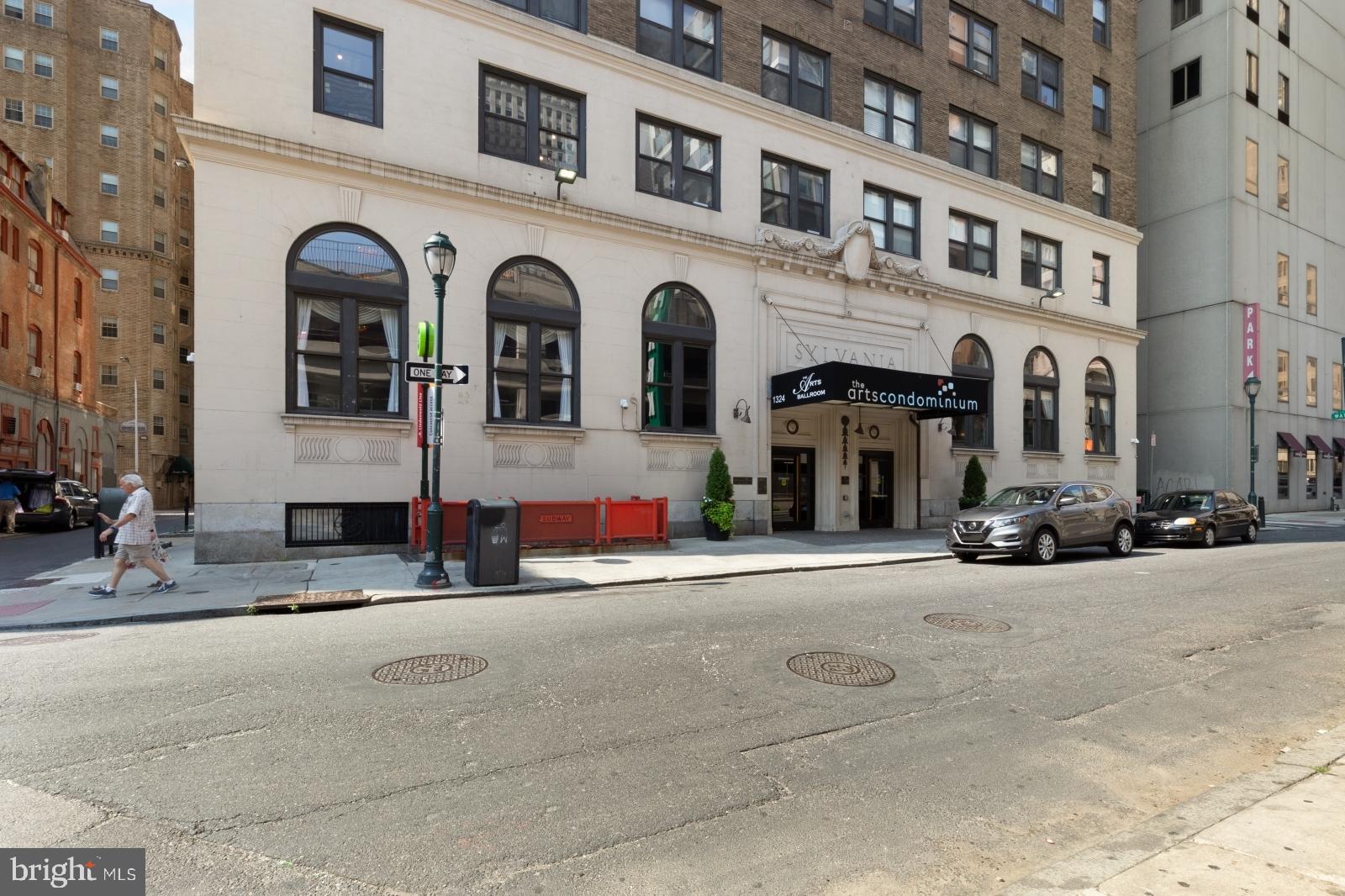 AVENUE OF THE ARTS - Residential Lease