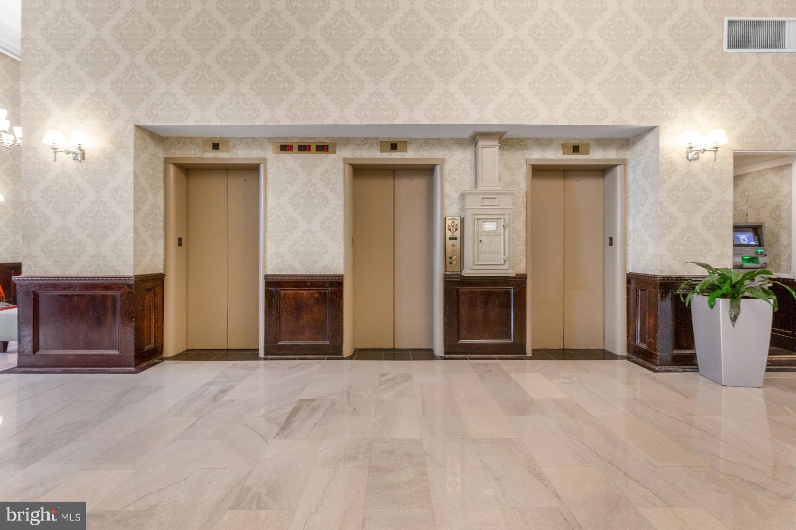 AVENUE OF THE ARTS - Residential Lease