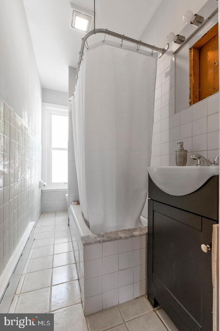 MANAYUNK - Residential Lease