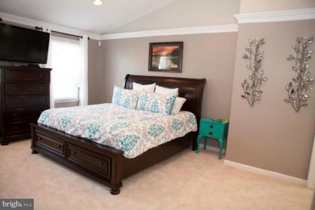 FOREST LAKES - Residential