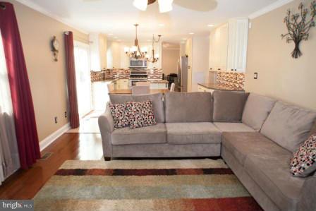 FOREST LAKES - Residential