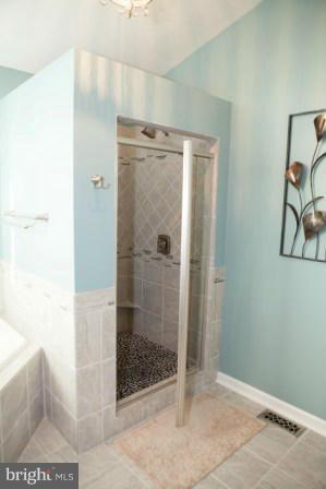 FOREST LAKES - Residential