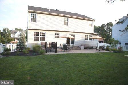 FOREST LAKES - Residential