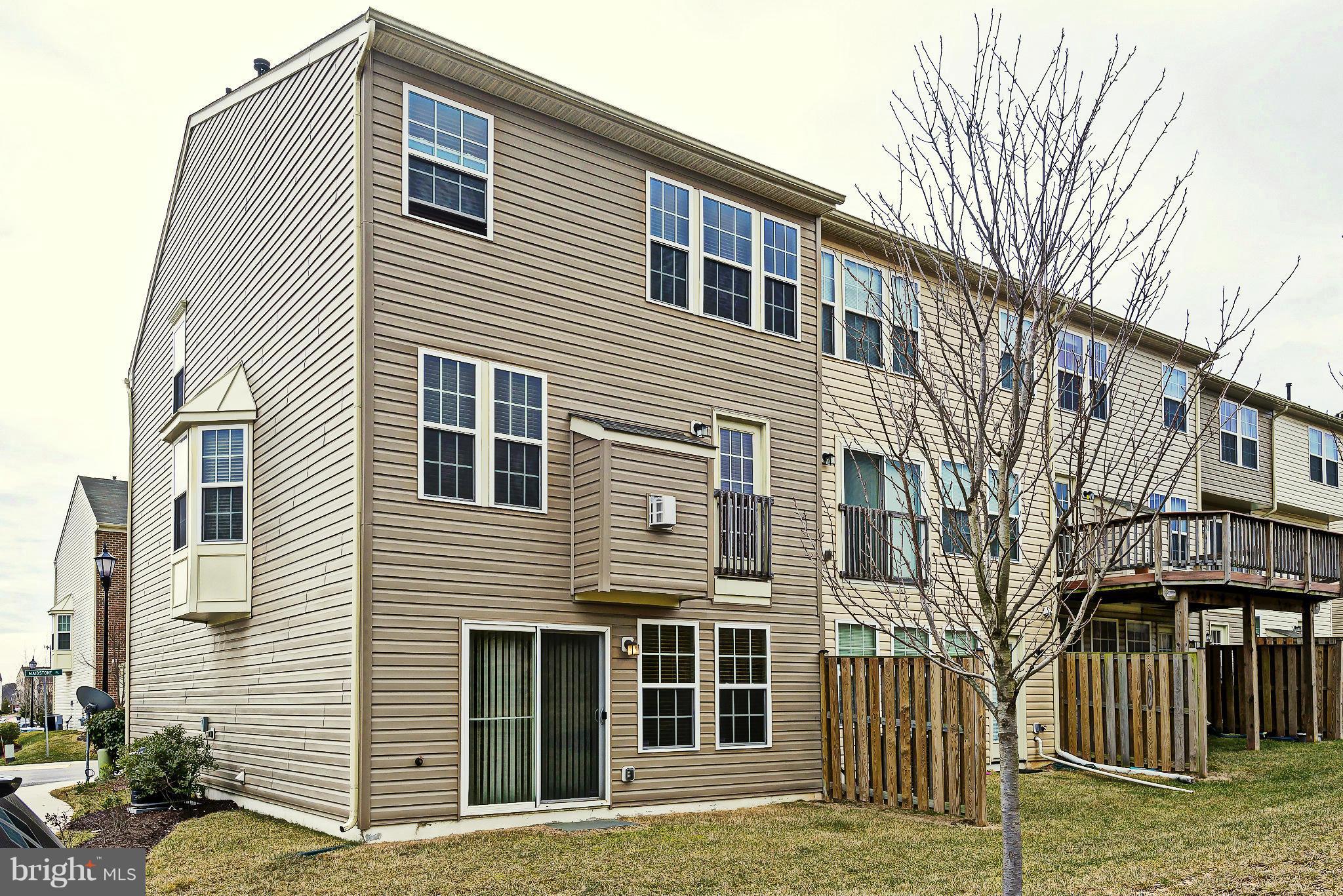 VILLAGE TOWNS - Residential