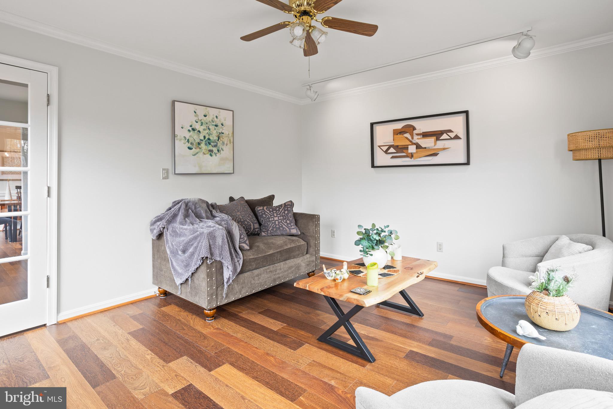 CYPRESS KNOLLS - Residential