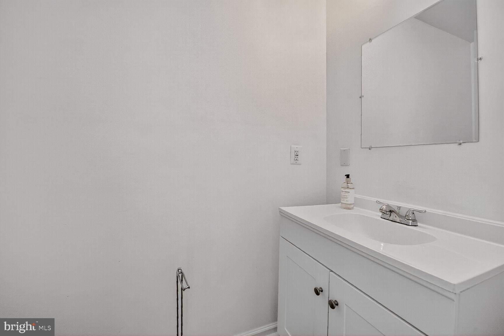 EDWARDS LANDING - Residential Lease