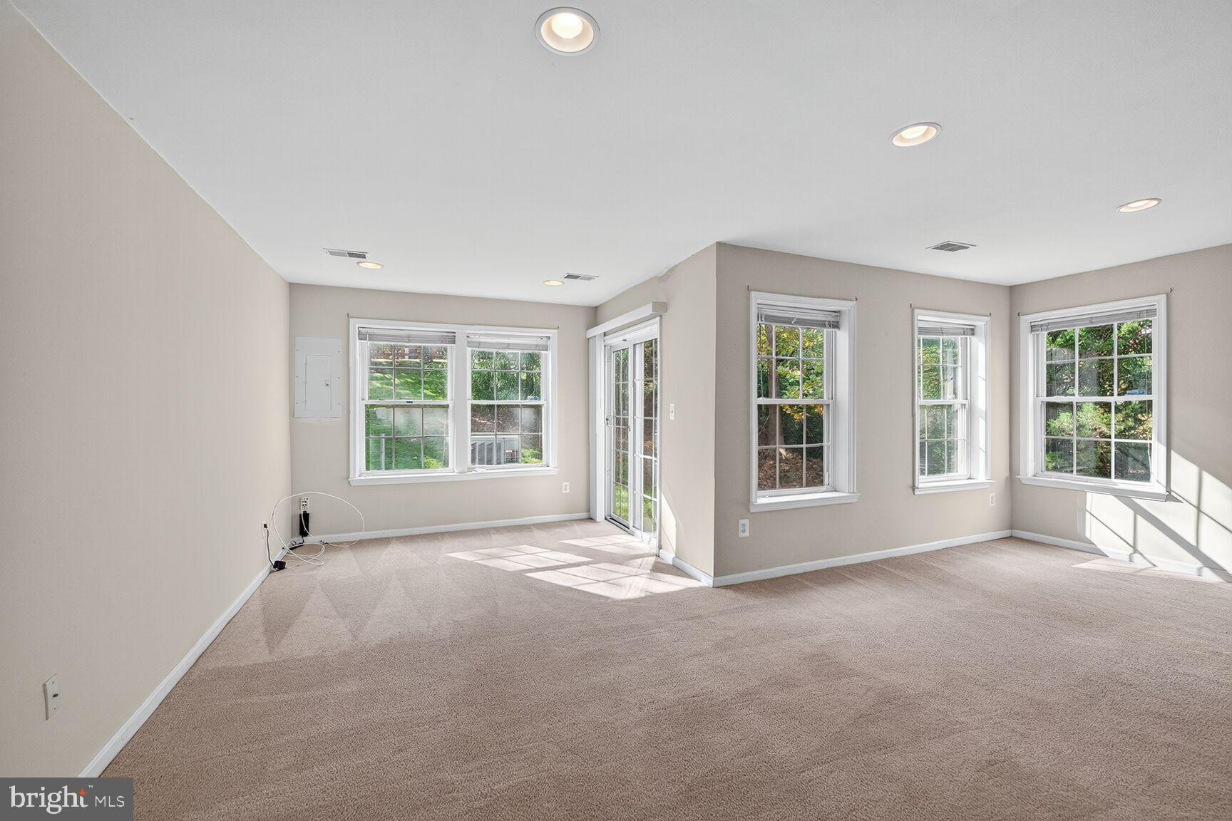 EDWARDS LANDING - Residential Lease