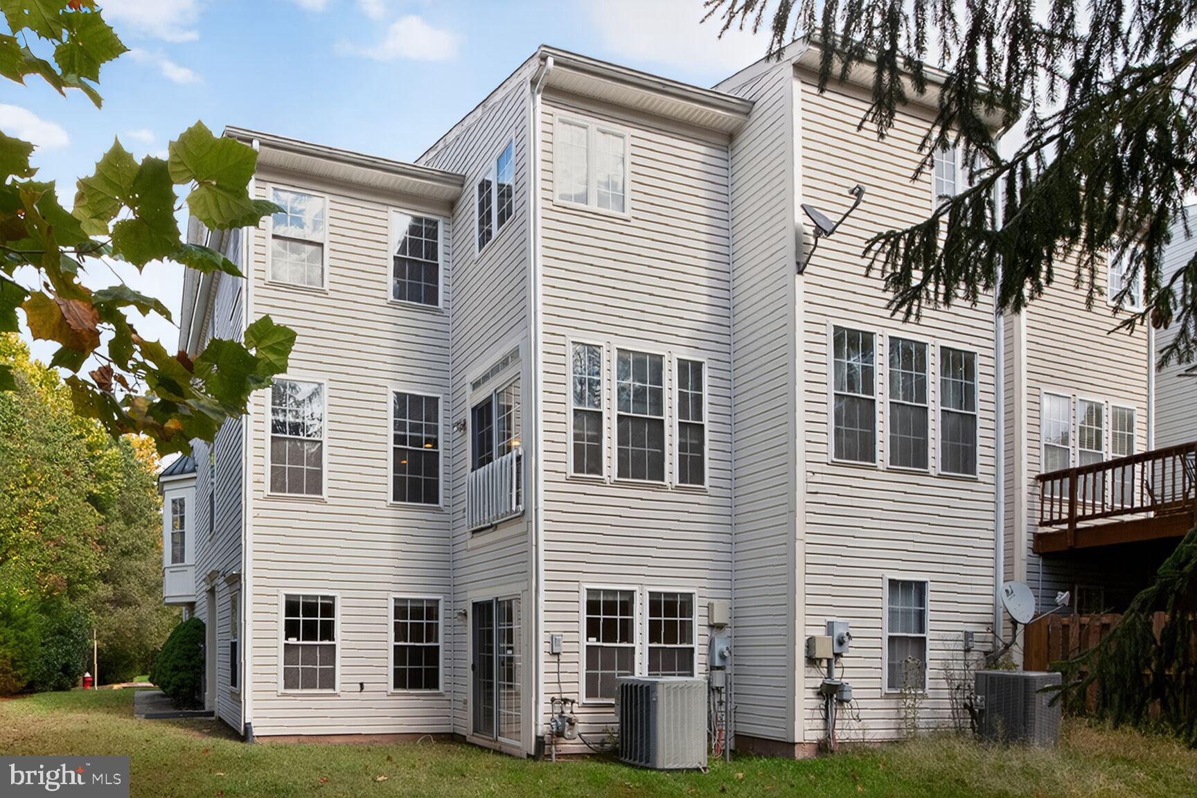 EDWARDS LANDING - Residential Lease