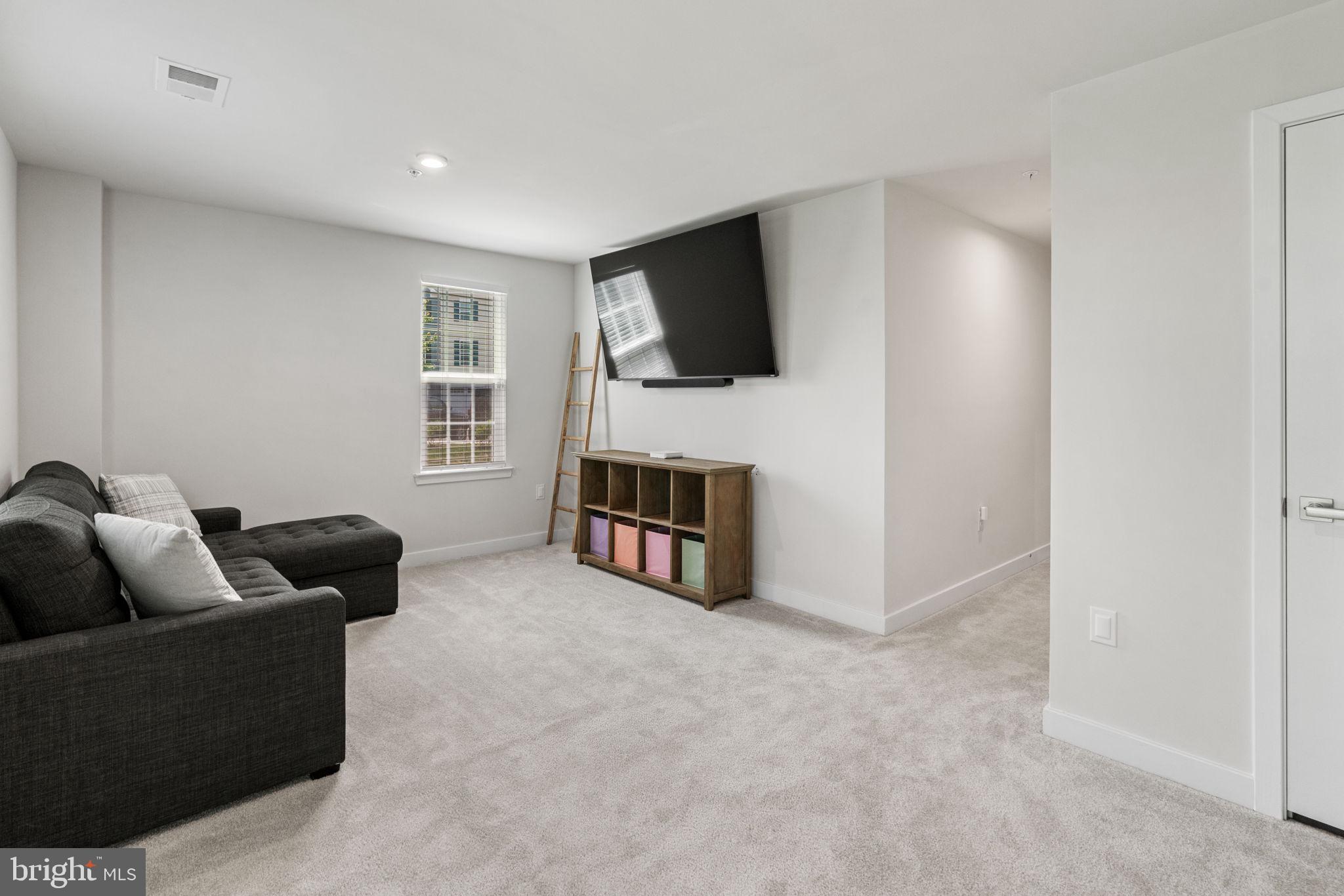 FOXWOOD RIDGE - Residential