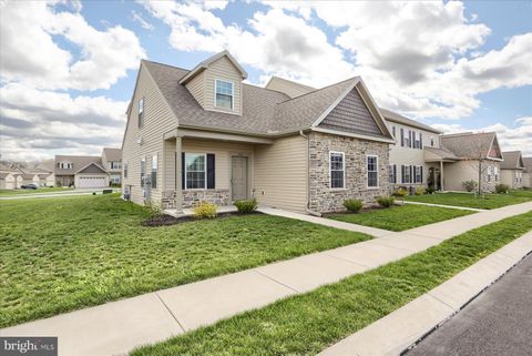 Photo of 120 Ridgefield Drive, ELIZABETHTOWN, PA 17022 (MLS # PALA2068138)