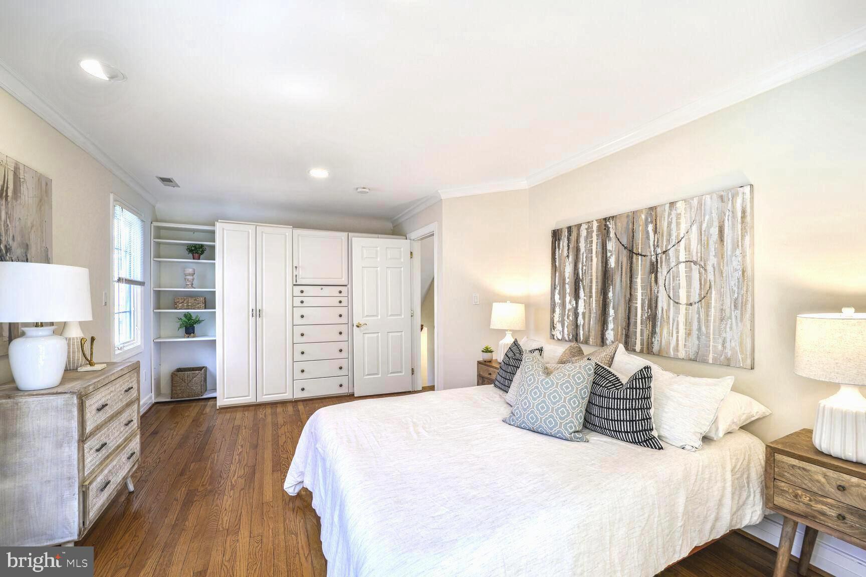 CHEVY CHASE - Residential