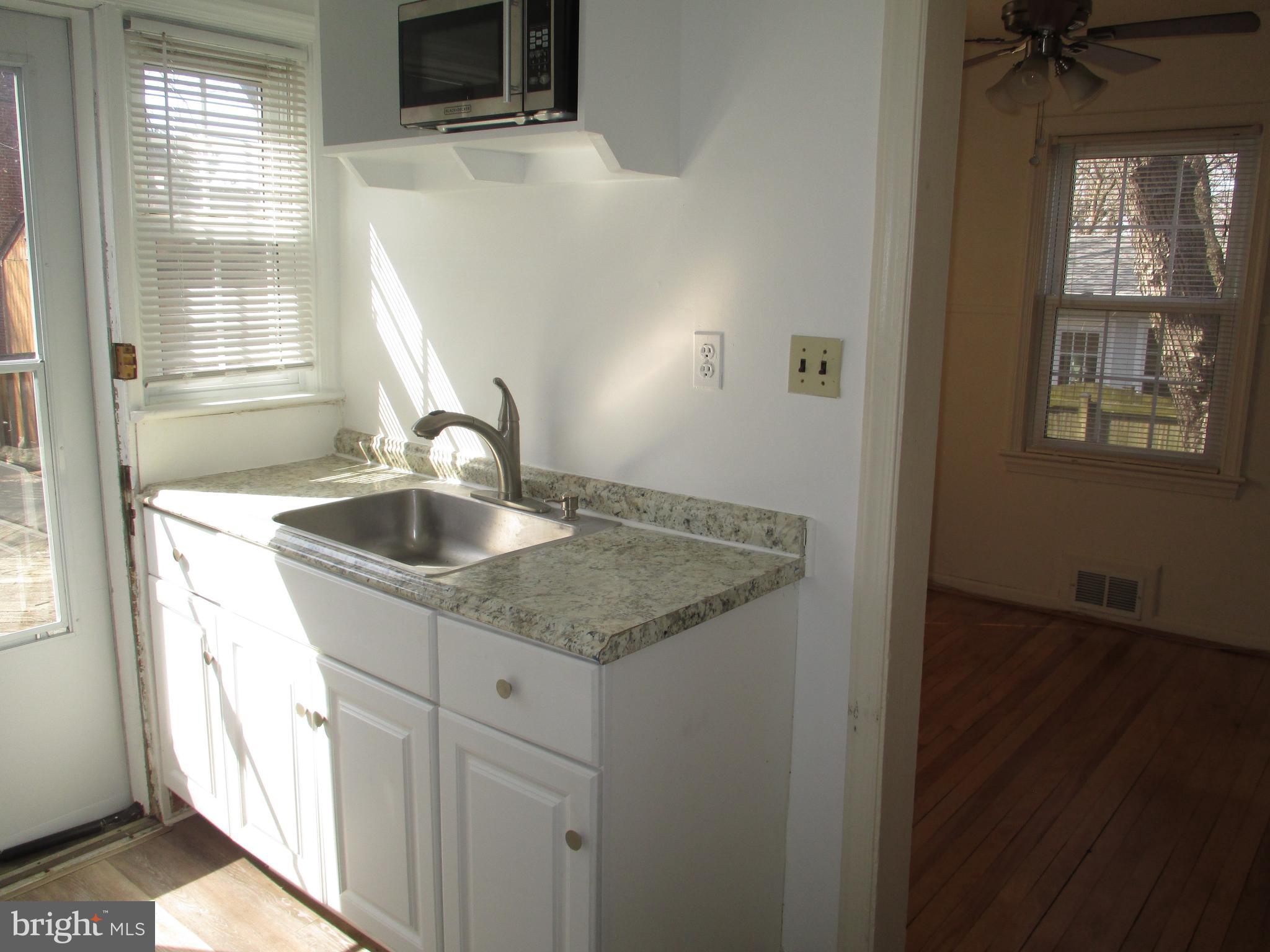 JEFFERSON MANOR - Residential Lease