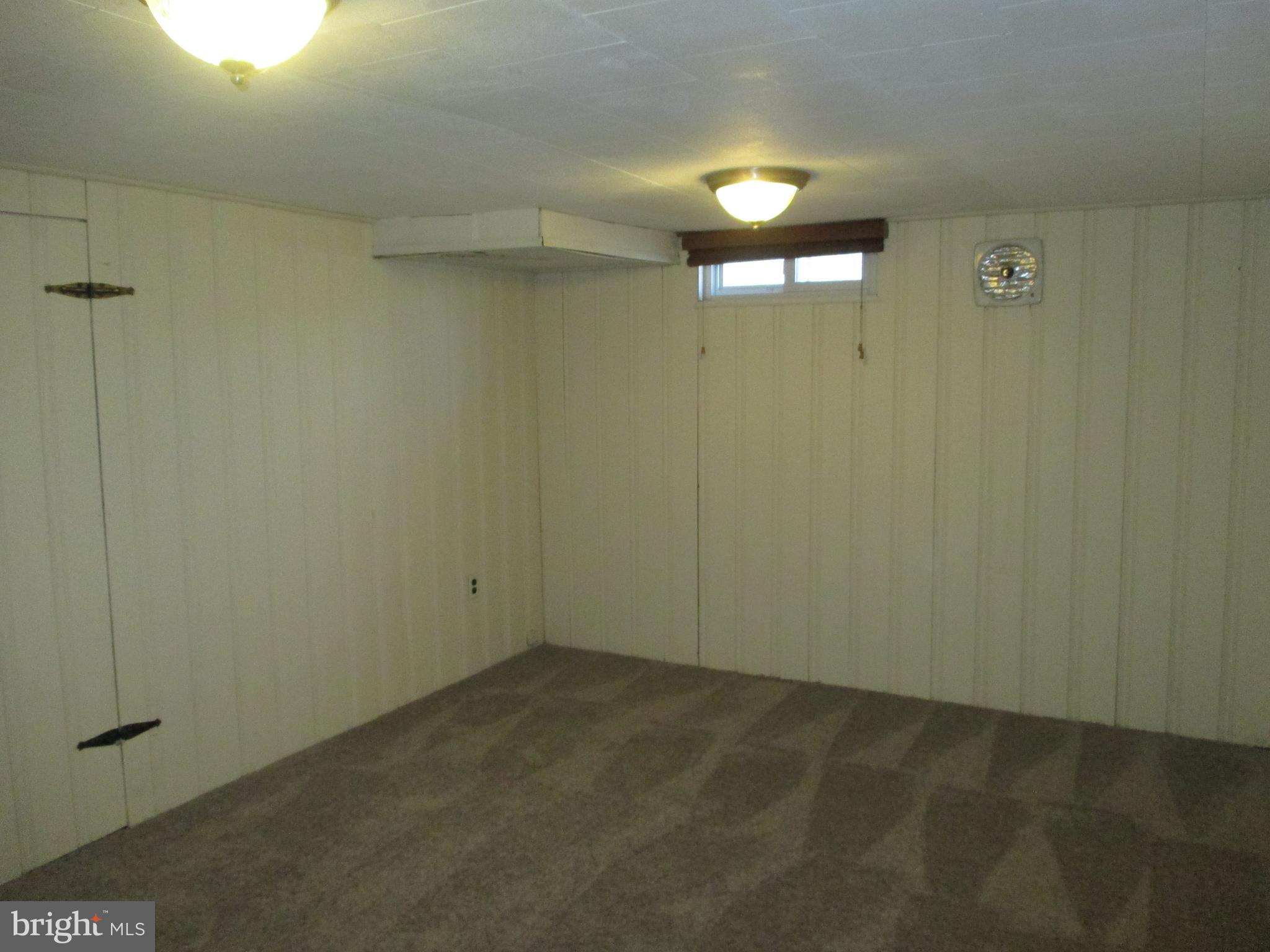 JEFFERSON MANOR - Residential Lease