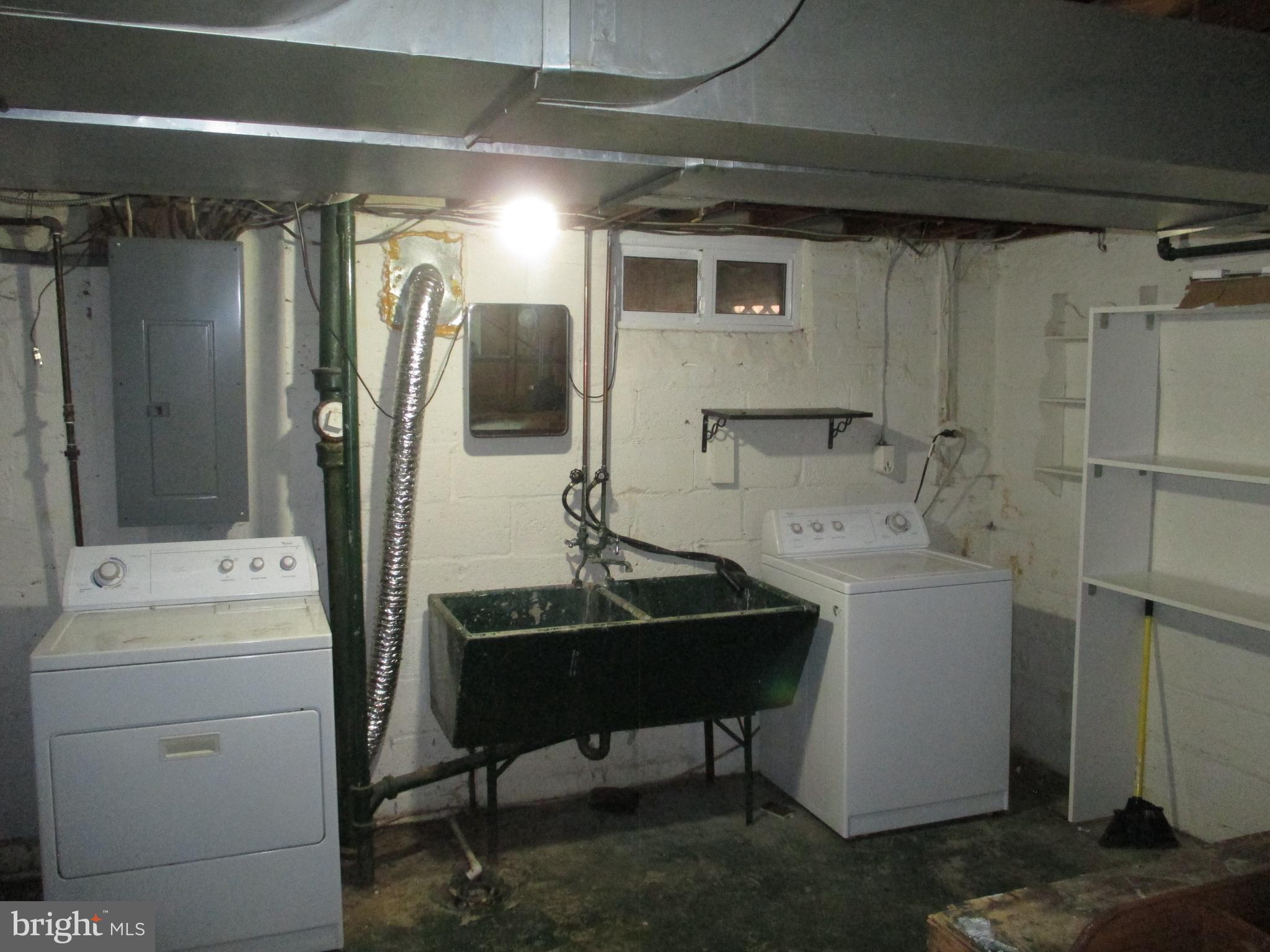 JEFFERSON MANOR - Residential Lease