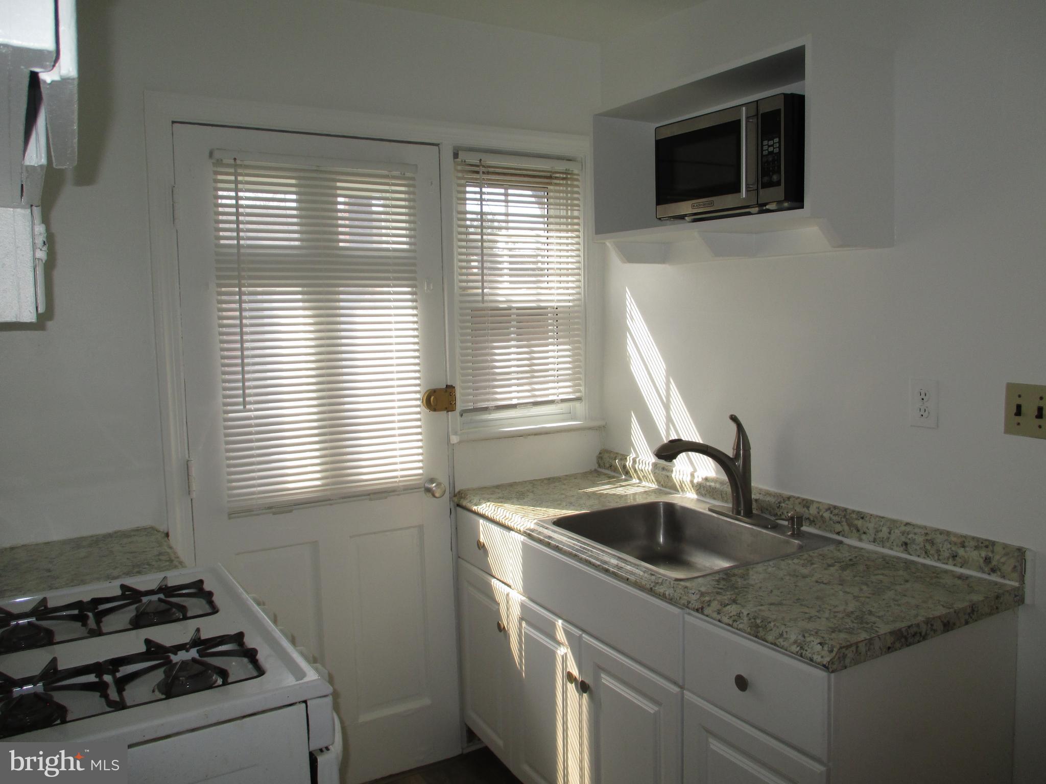 JEFFERSON MANOR - Residential Lease