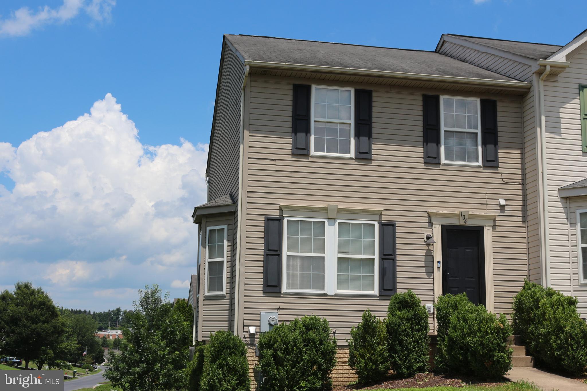 Nice end unit Townhouse featuring 3 Bedrooms, 2.5 Bathrooms with partially finished basement. The rear yard is fully fenced with a nice yard and deck for entertaining. All carpet and padding throughout the house has been replaced with a new laminate floor also installed in the basement. Home is in good condition and HVAC was just serviced in June.