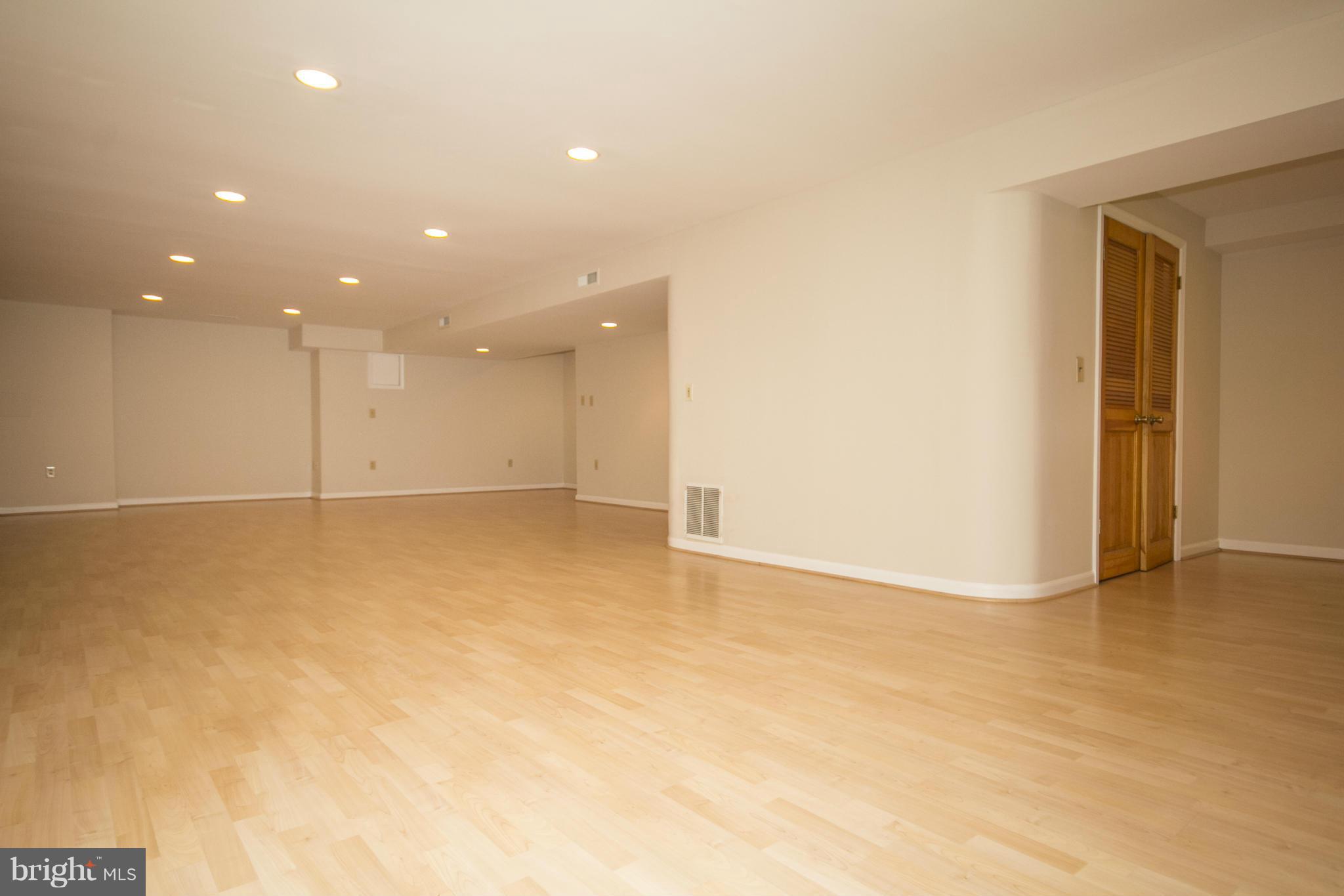 RUXTON CROSSING TOWNHSE - Residential