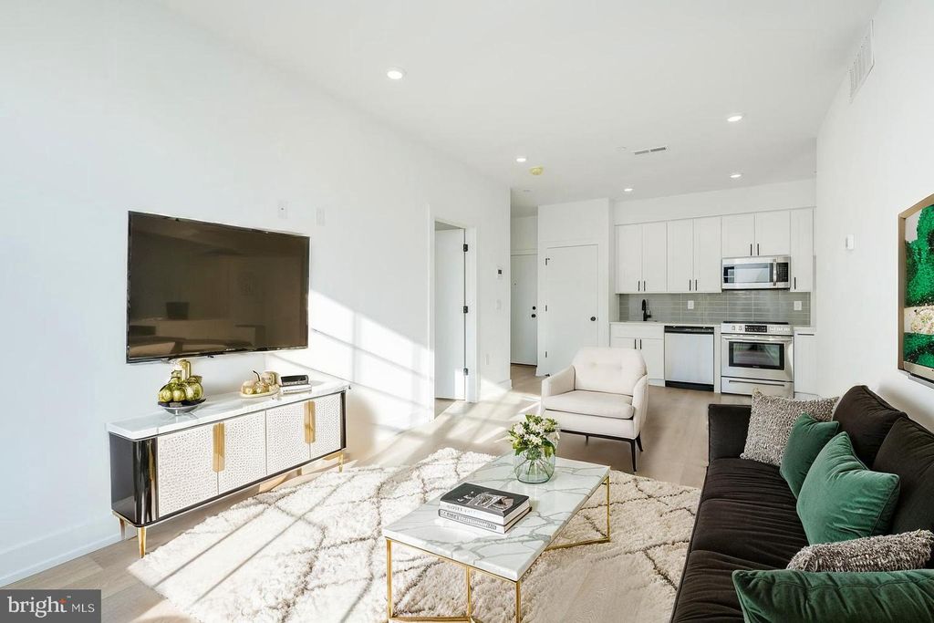 Photo of 2002 Frankford Ave #2F, PHILADELPHIA, PA 19125 (MLS # PAPH2558618)