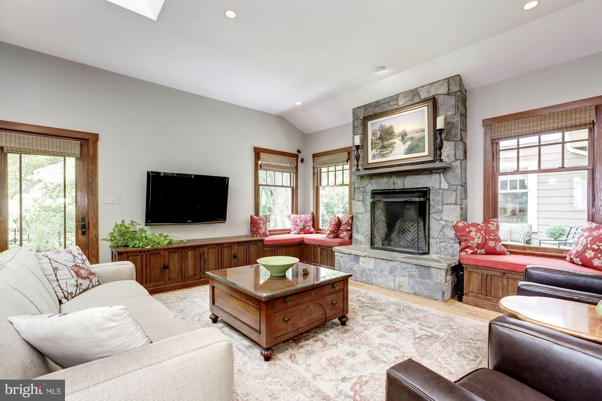 INGLESIDE - Residential