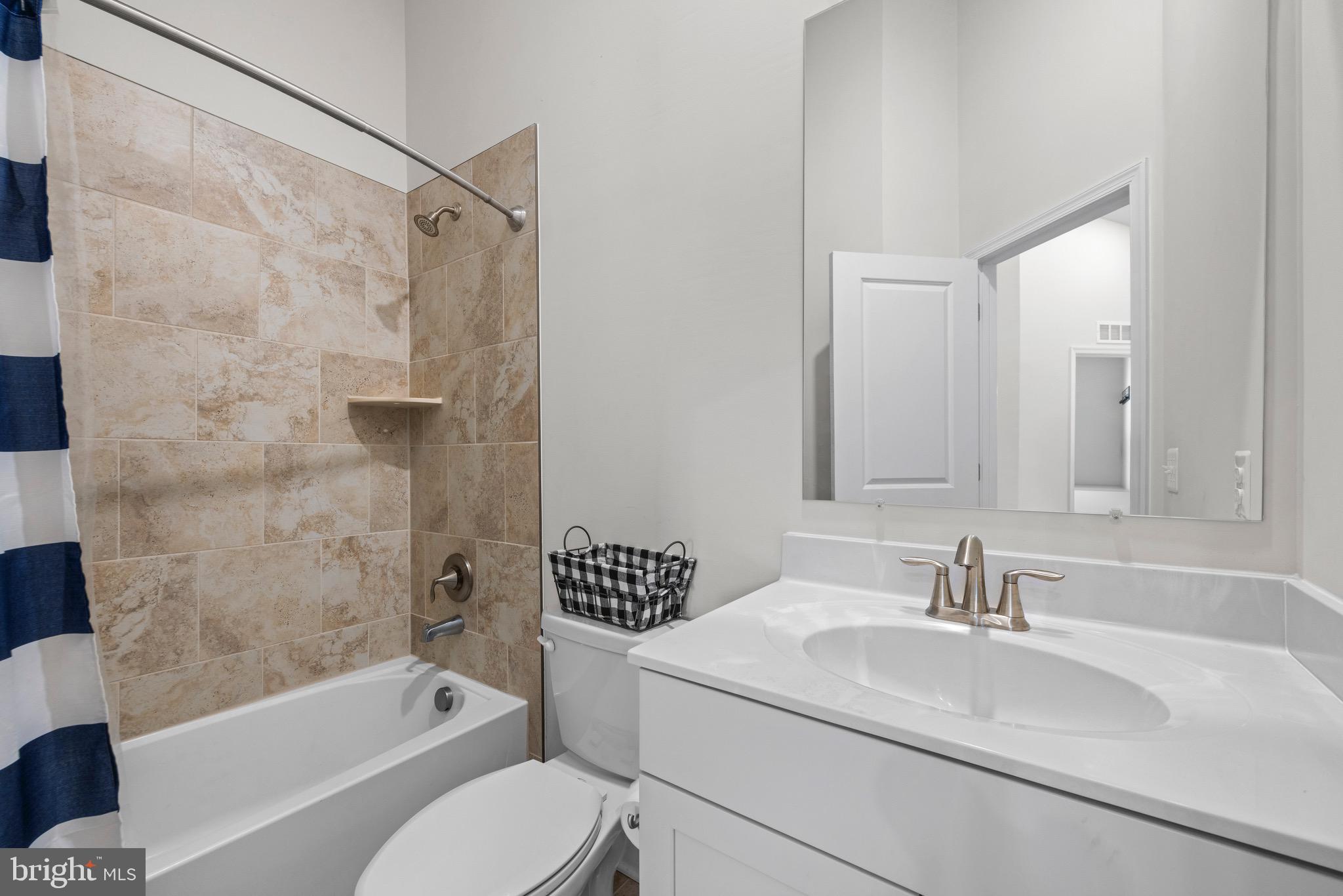 TRAILS AT BEECH CREEK - Residential Lease