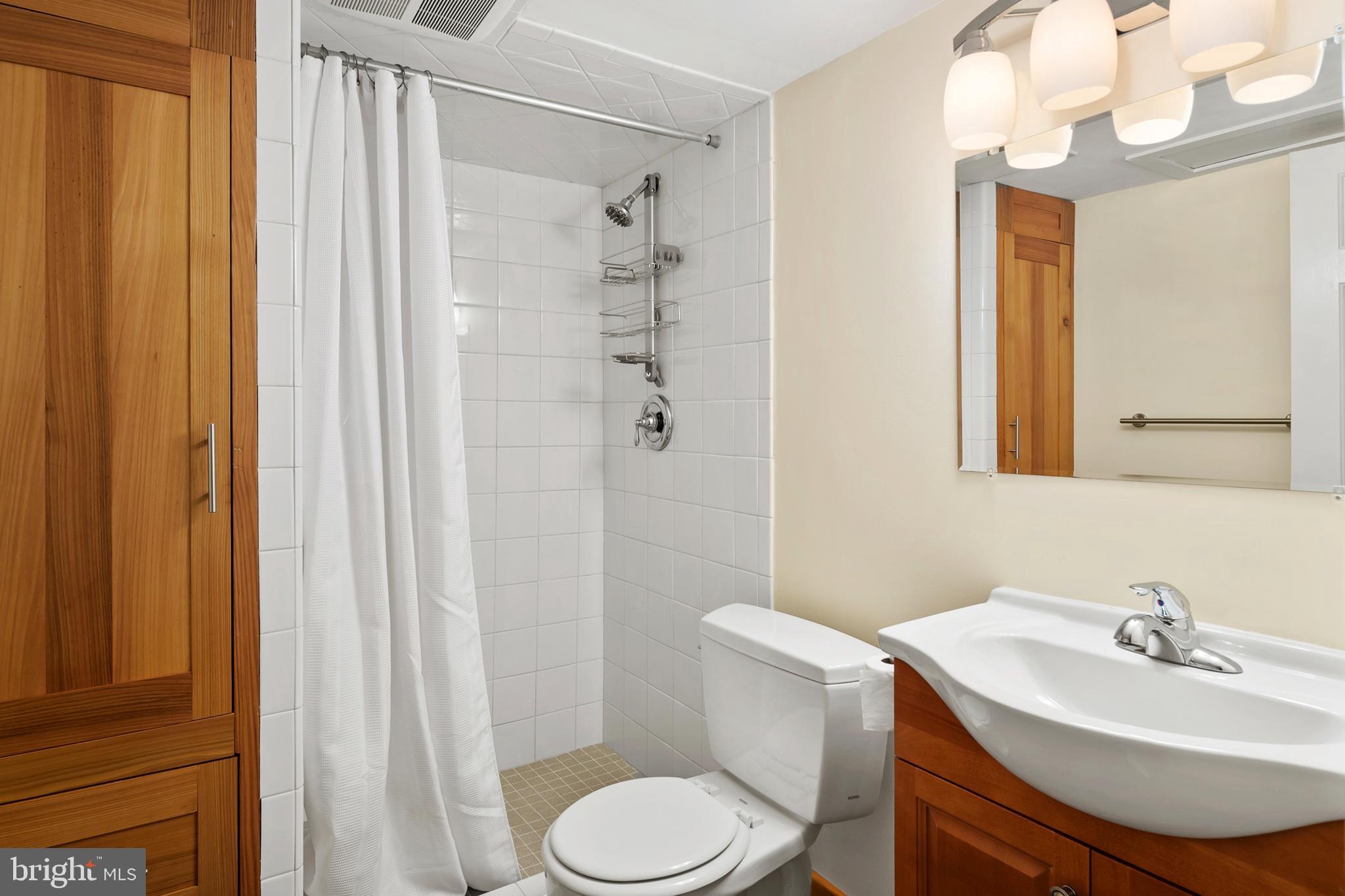 THE WILLOWS OF CROFTON - Residential