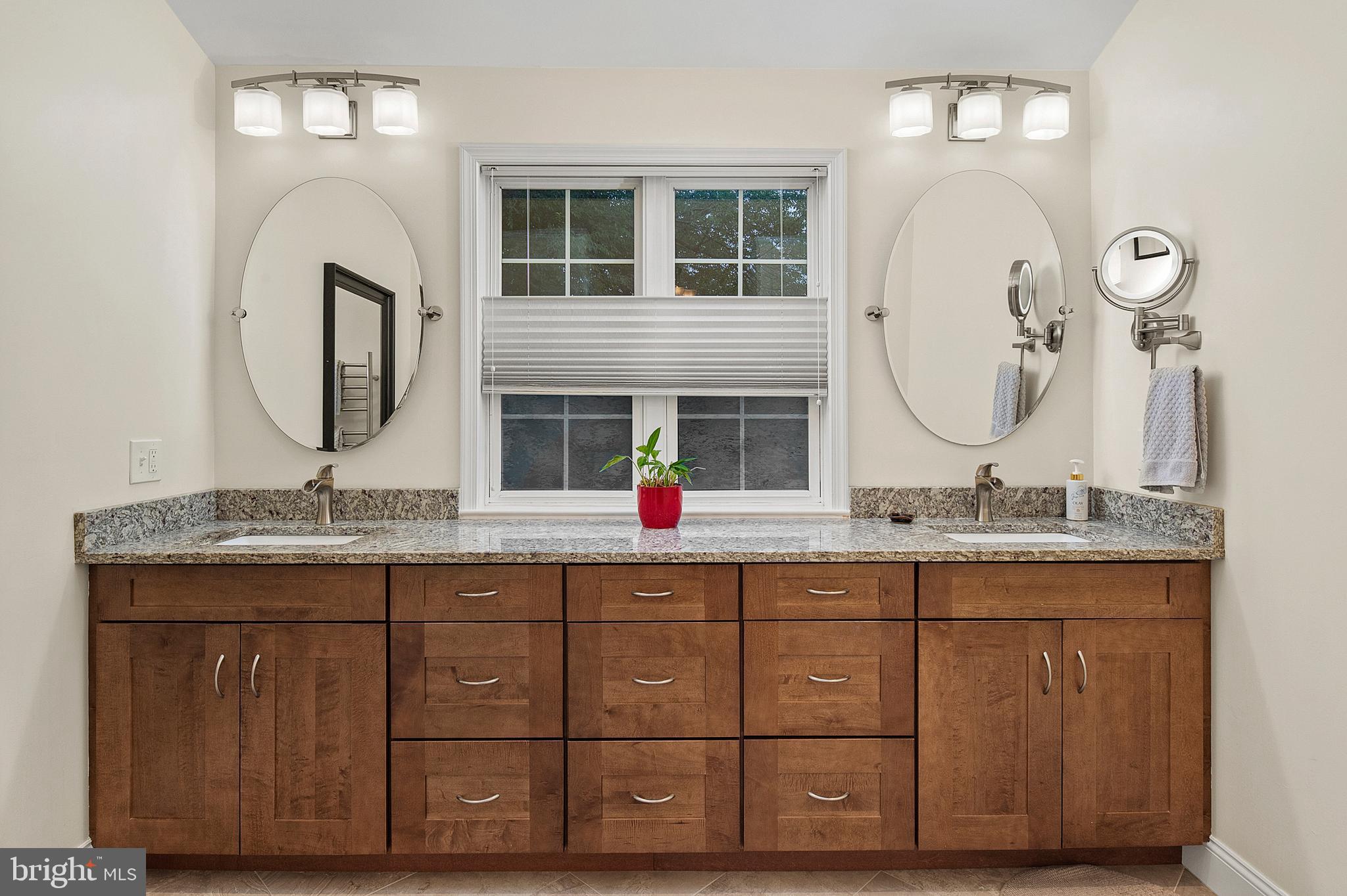 THE WILLOWS OF CROFTON - Residential