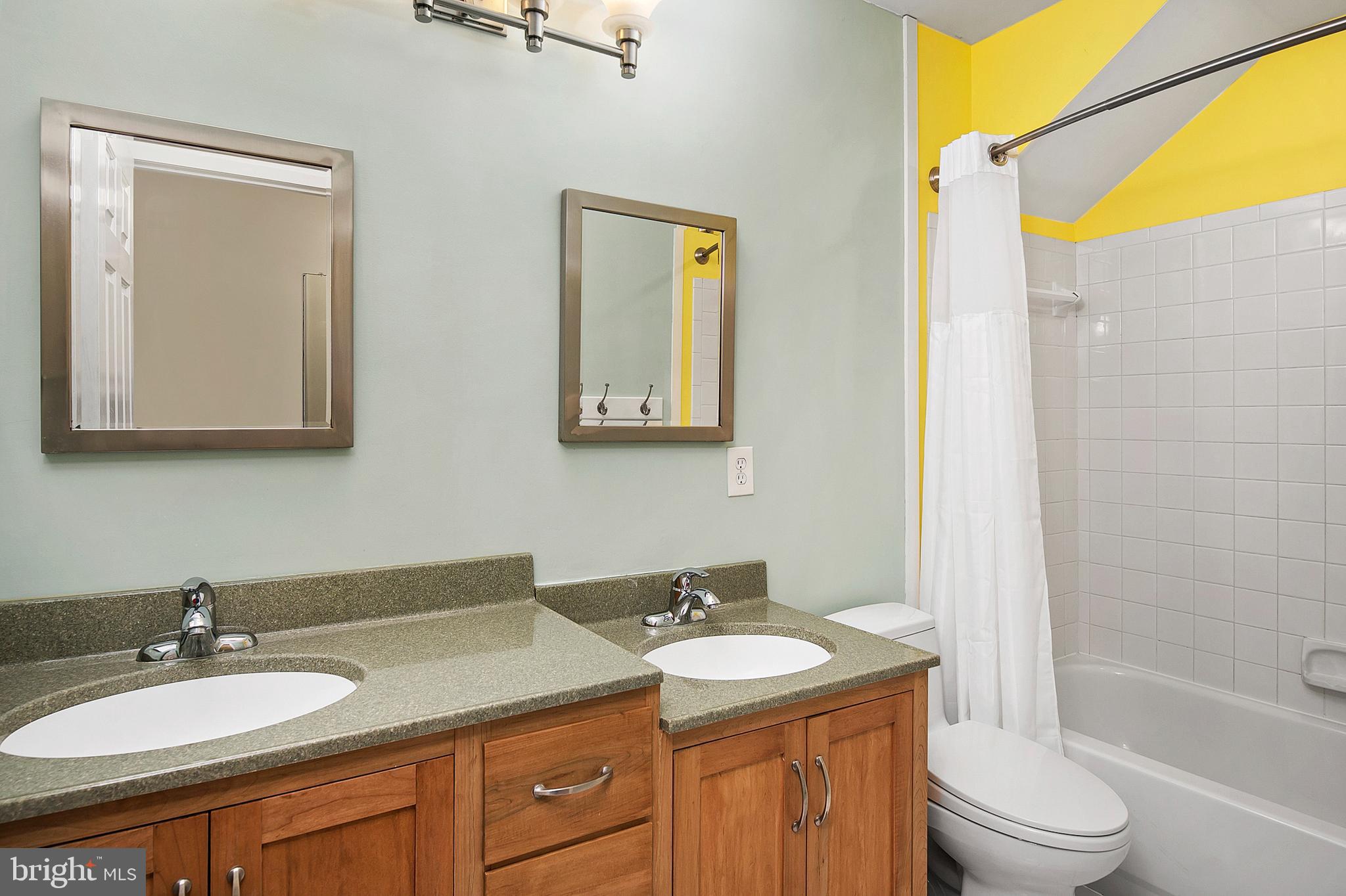 THE WILLOWS OF CROFTON - Residential