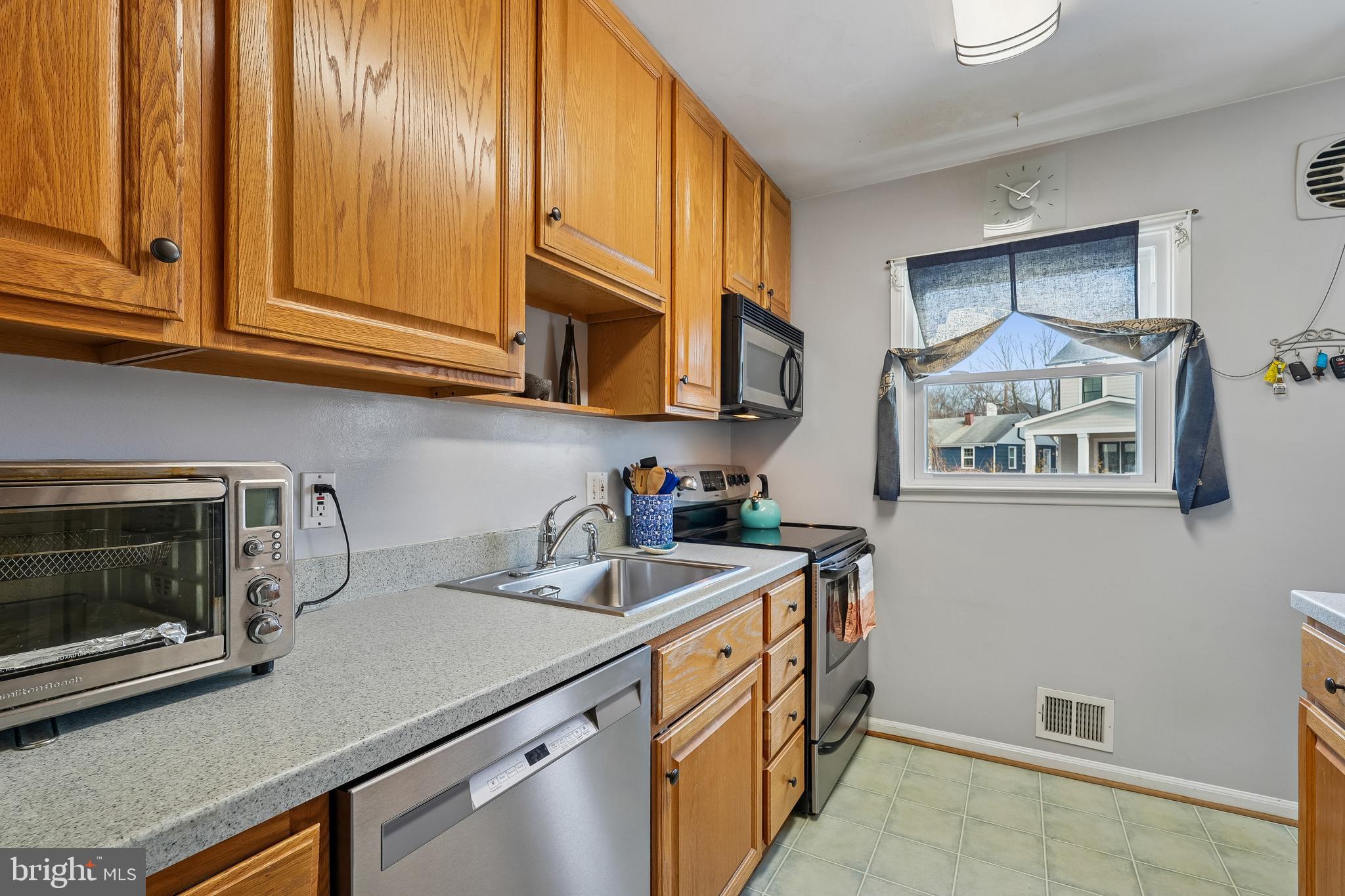 GEORGETOWN VILLAGE - Residential