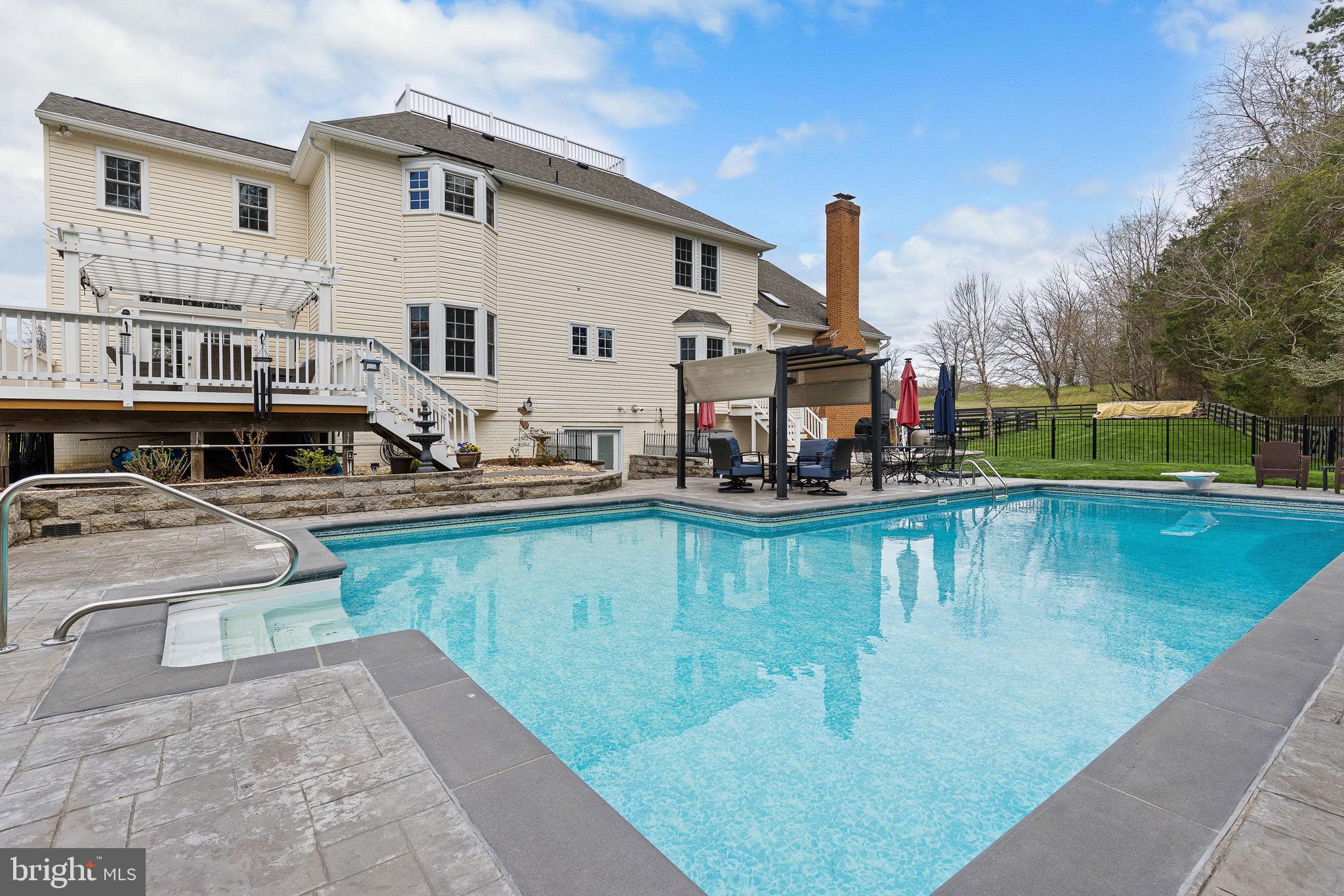 SEVEN LAKES - Residential