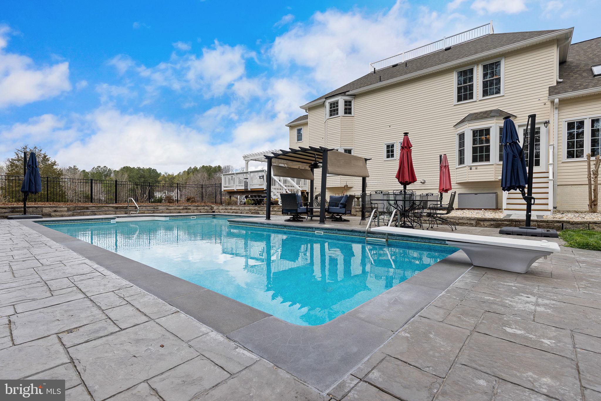 SEVEN LAKES - Residential