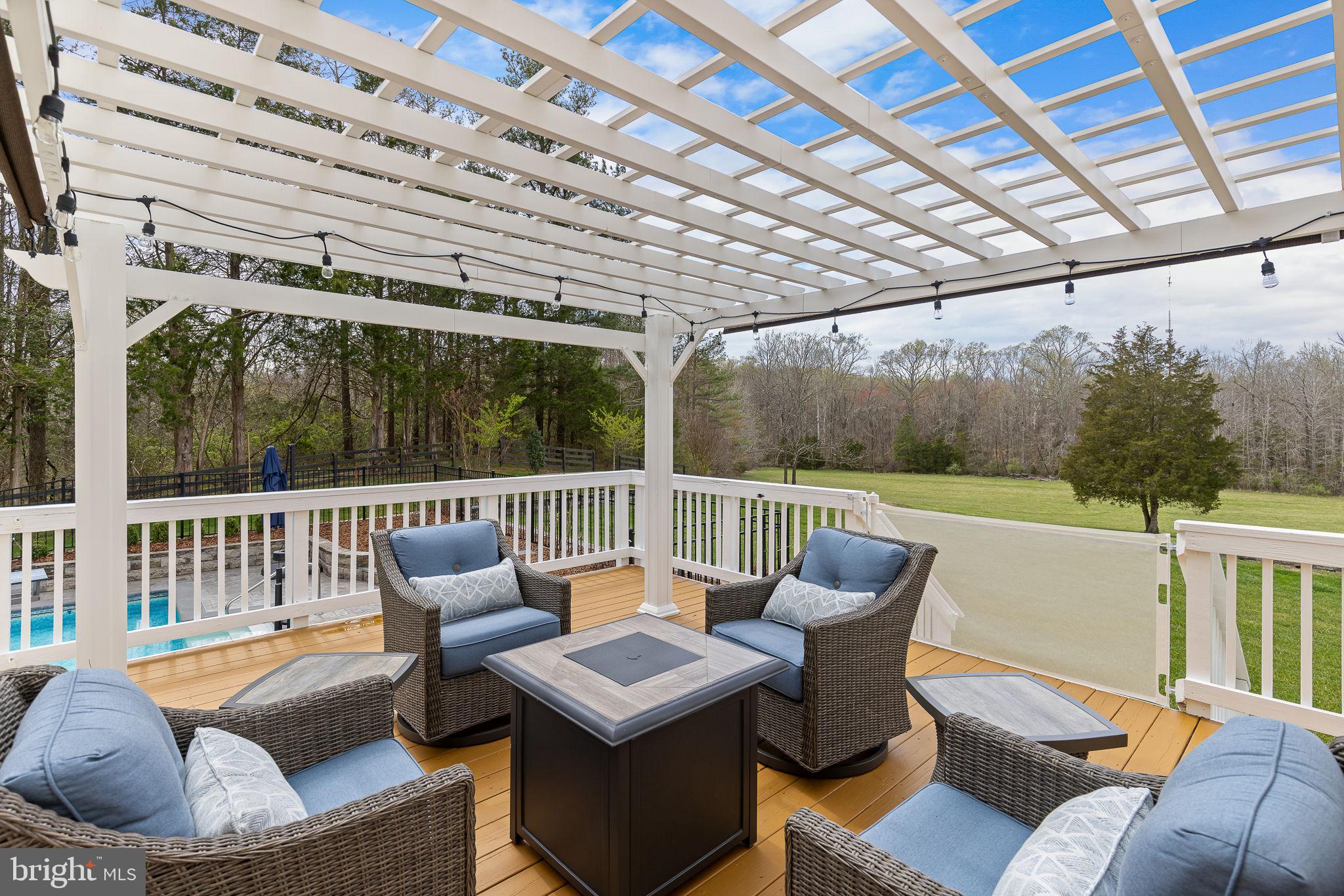 SEVEN LAKES - Residential