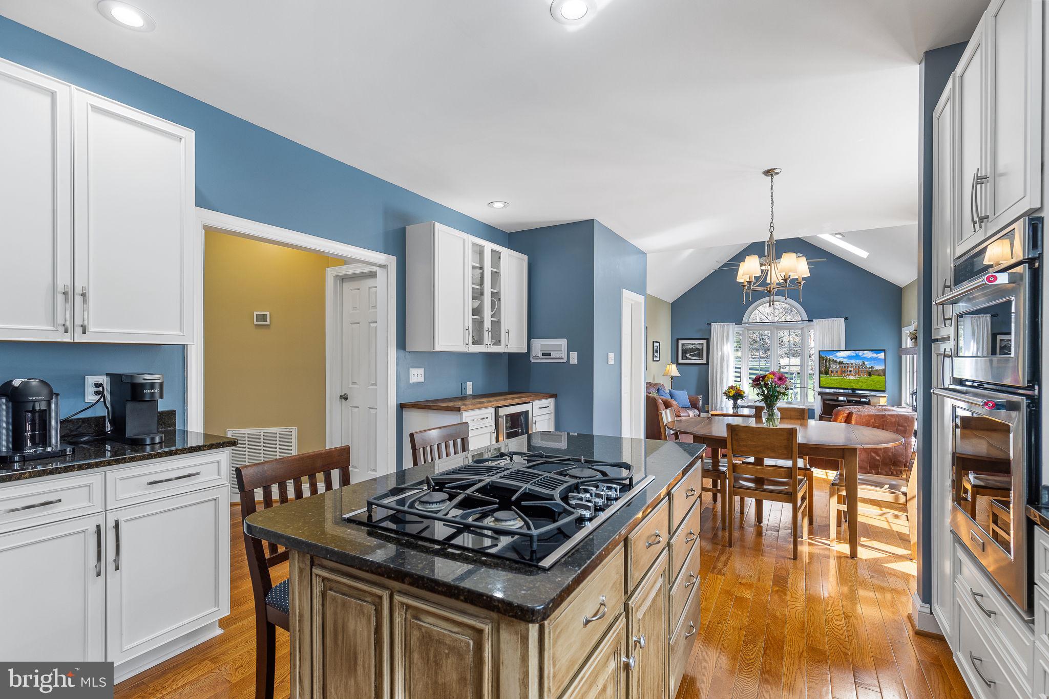 SEVEN LAKES - Residential