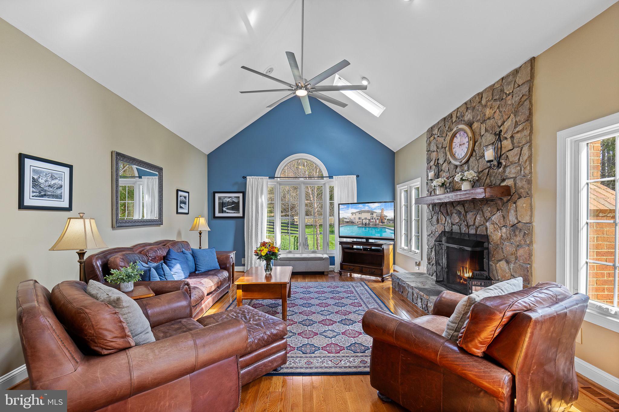 SEVEN LAKES - Residential