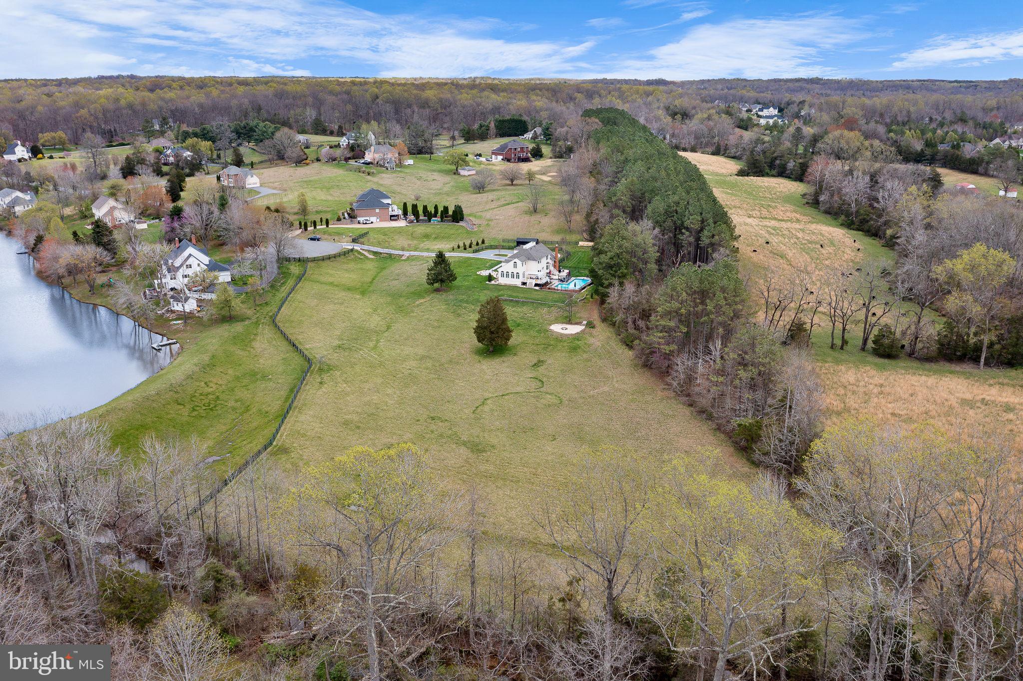 SEVEN LAKES - Residential