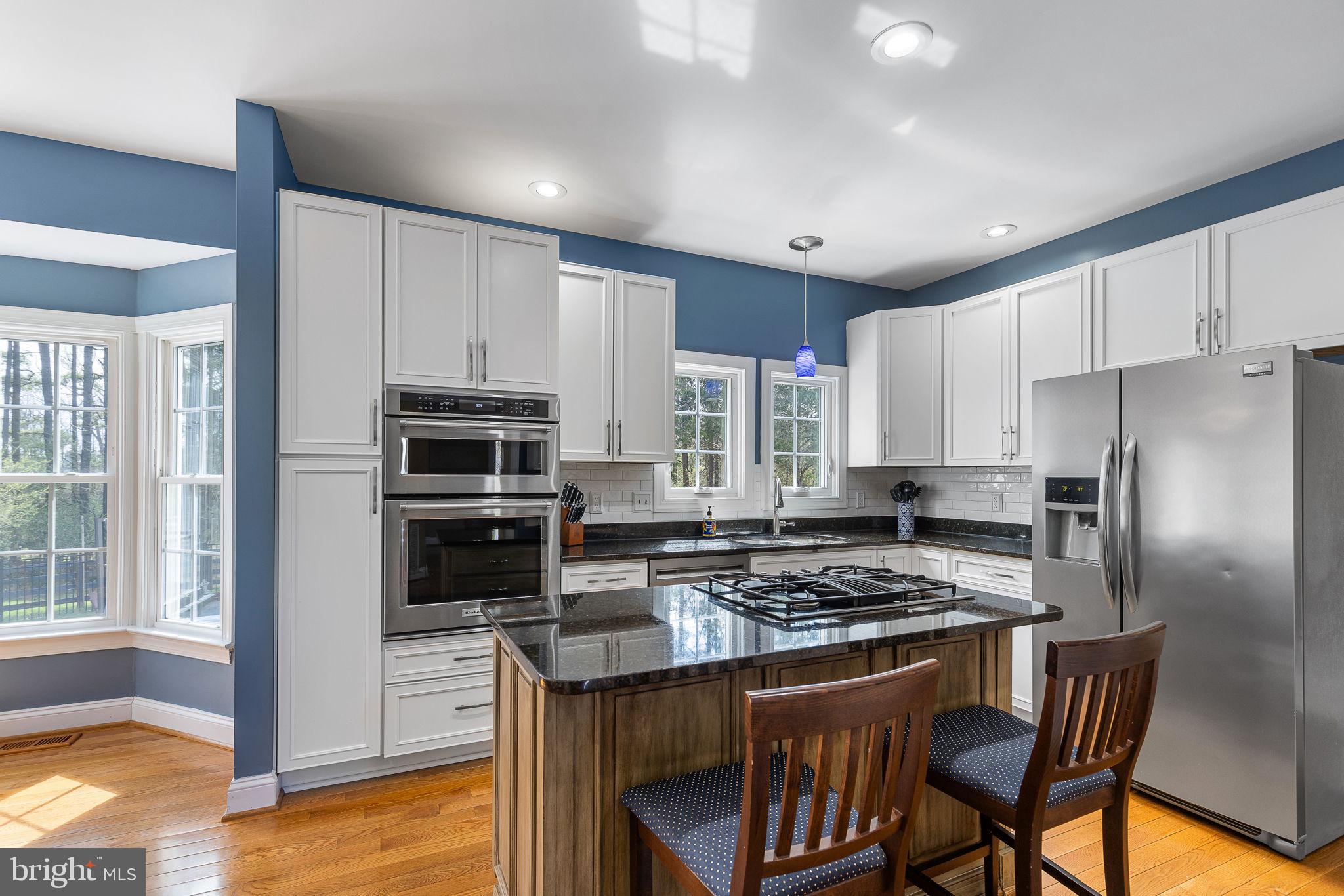 SEVEN LAKES - Residential