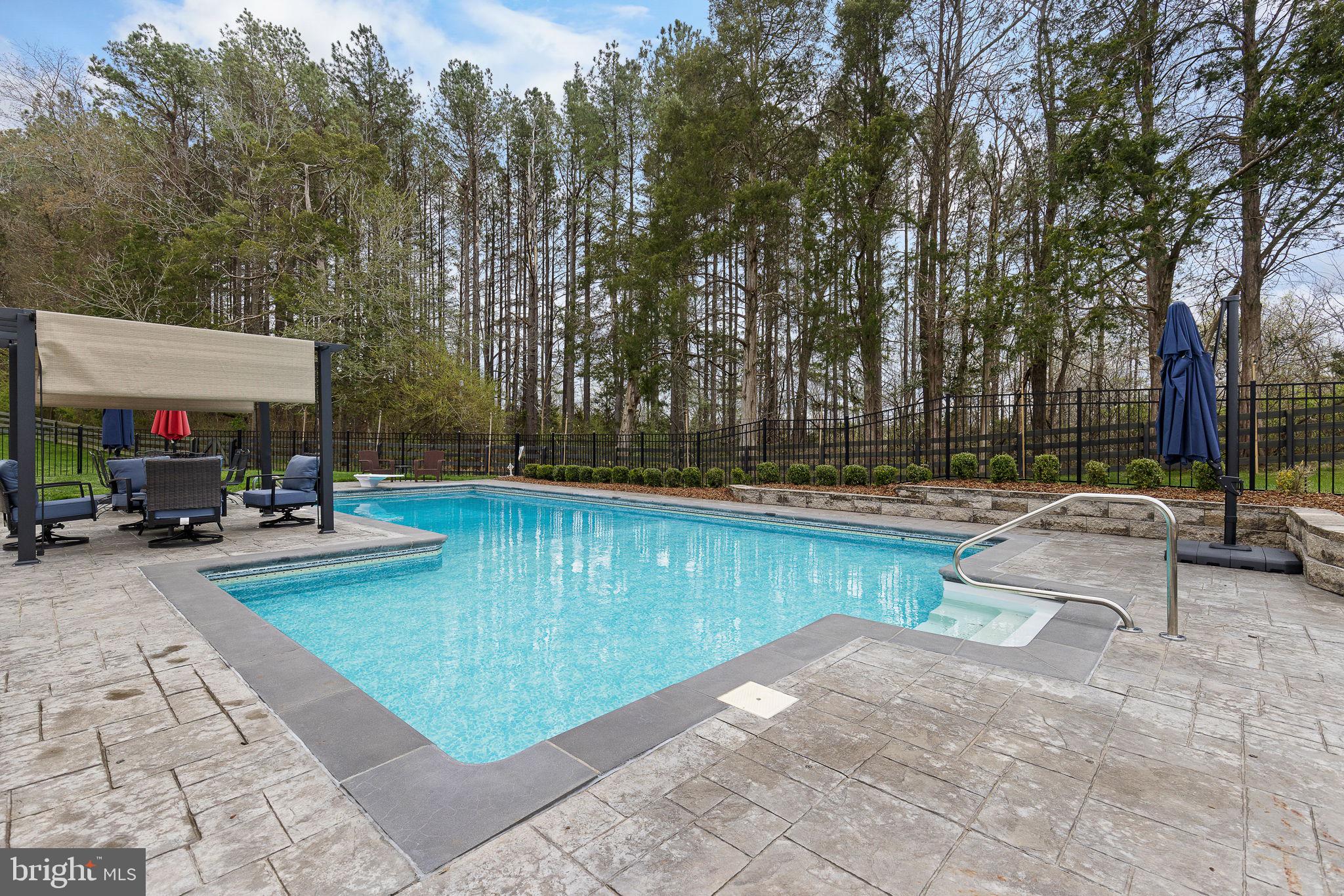 SEVEN LAKES - Residential