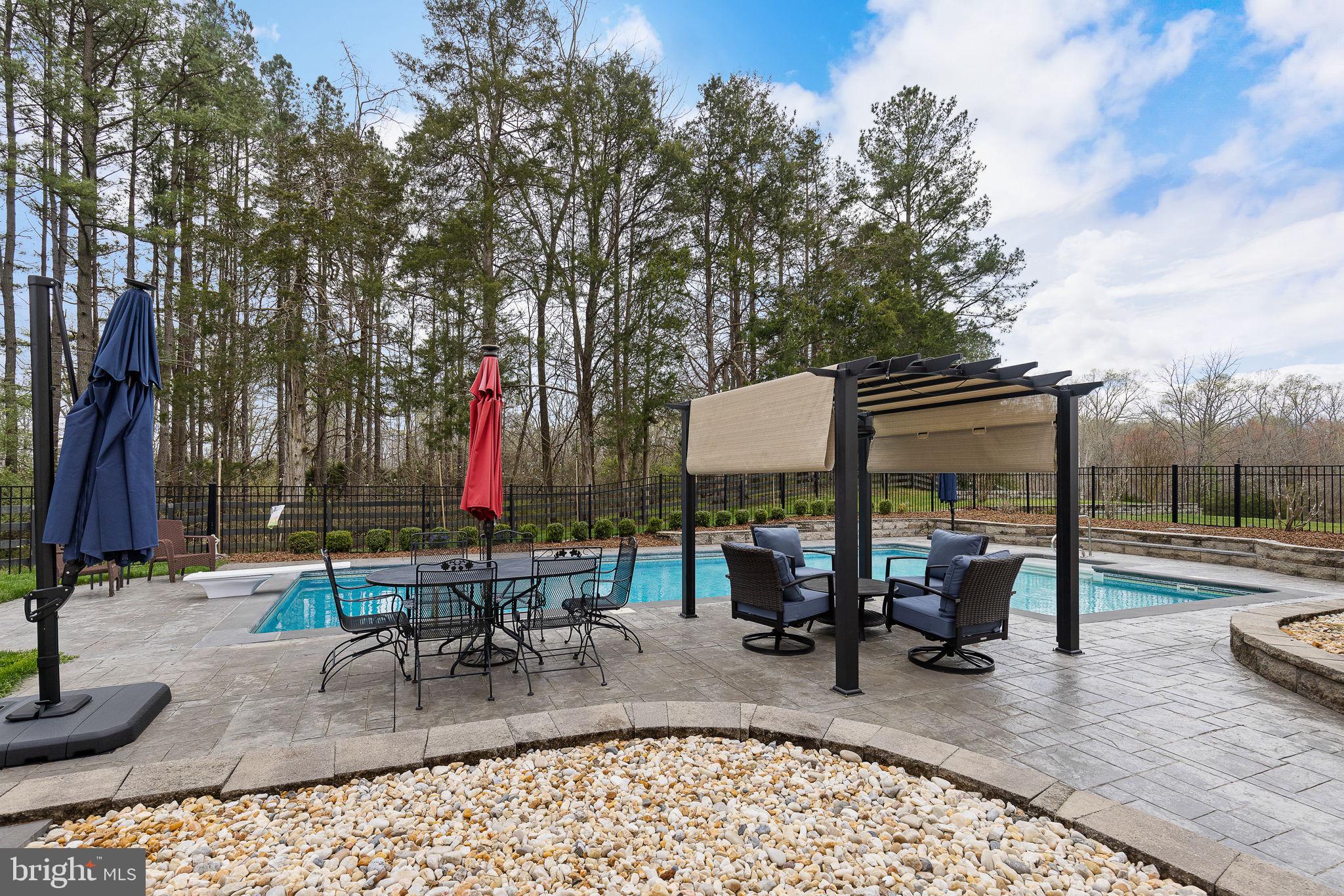 SEVEN LAKES - Residential