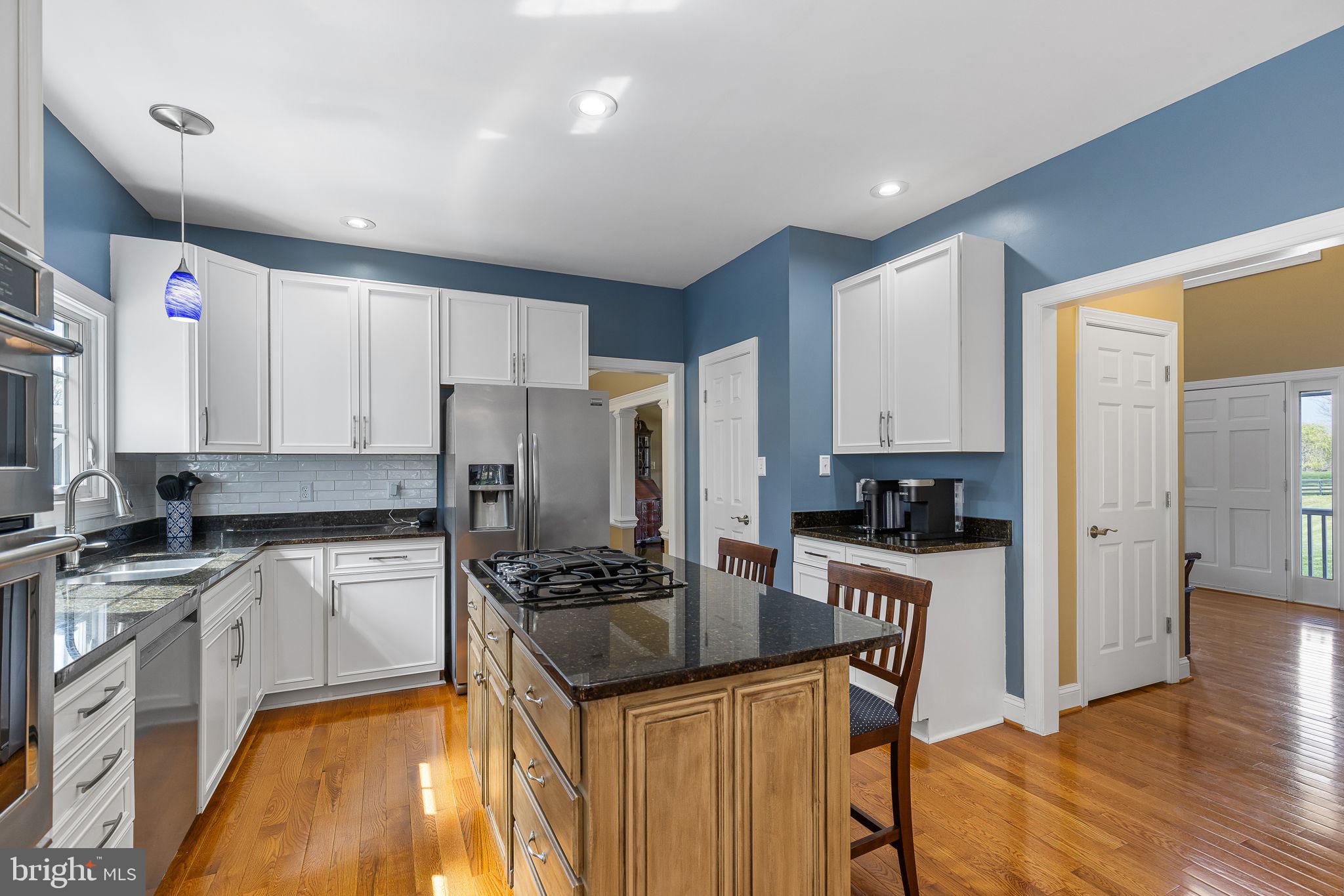 SEVEN LAKES - Residential