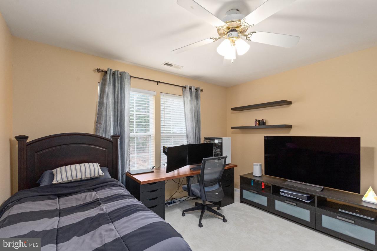 VINEYARD OAK - Residential